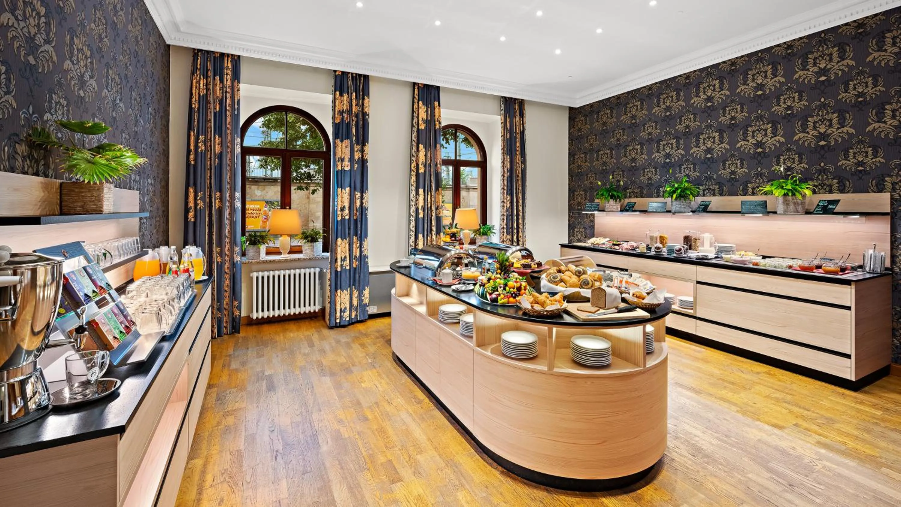 Buffet breakfast in Hotel Bayerischer Hof Dresden