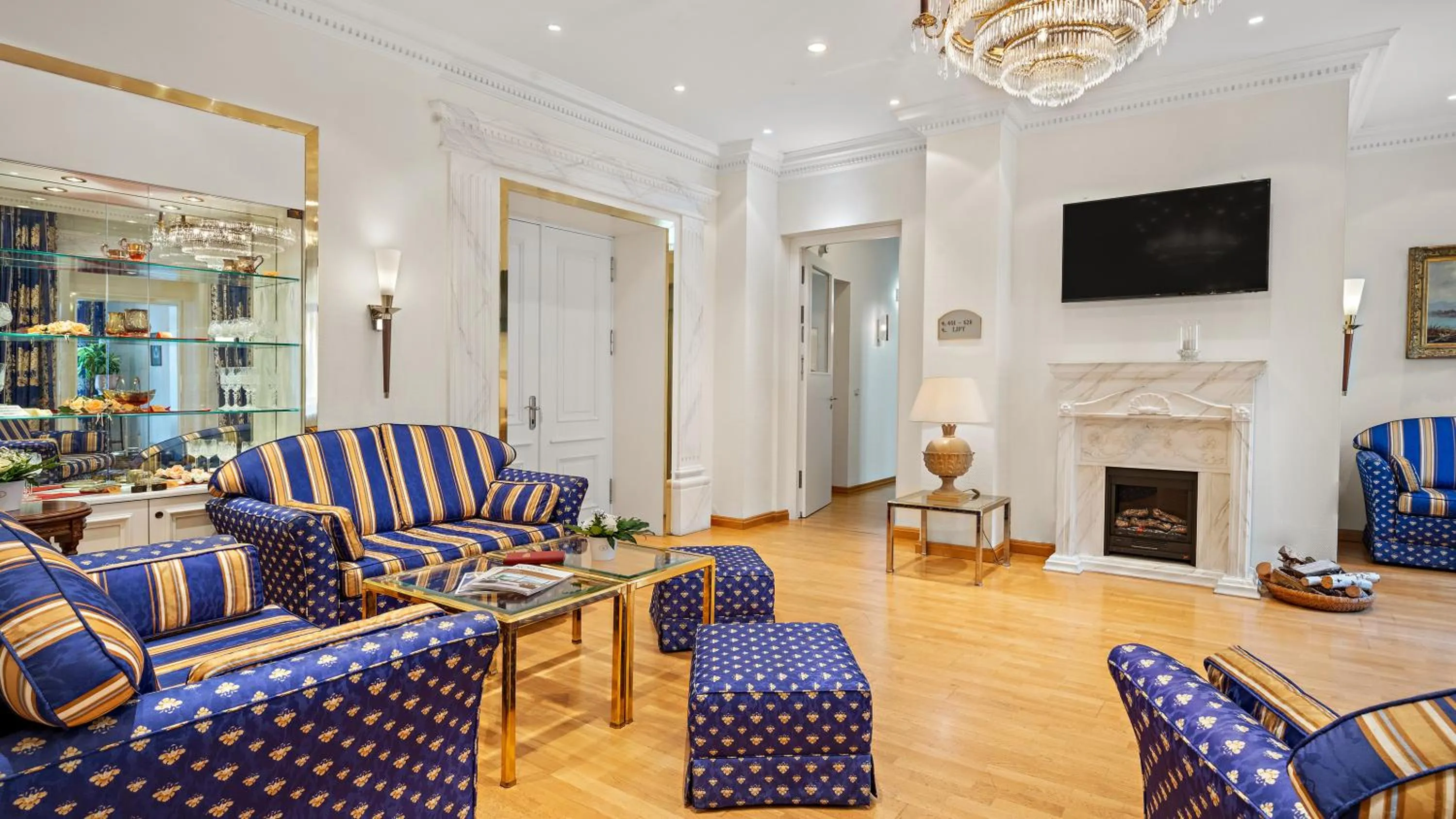 Lobby or reception in Hotel Bayerischer Hof Dresden