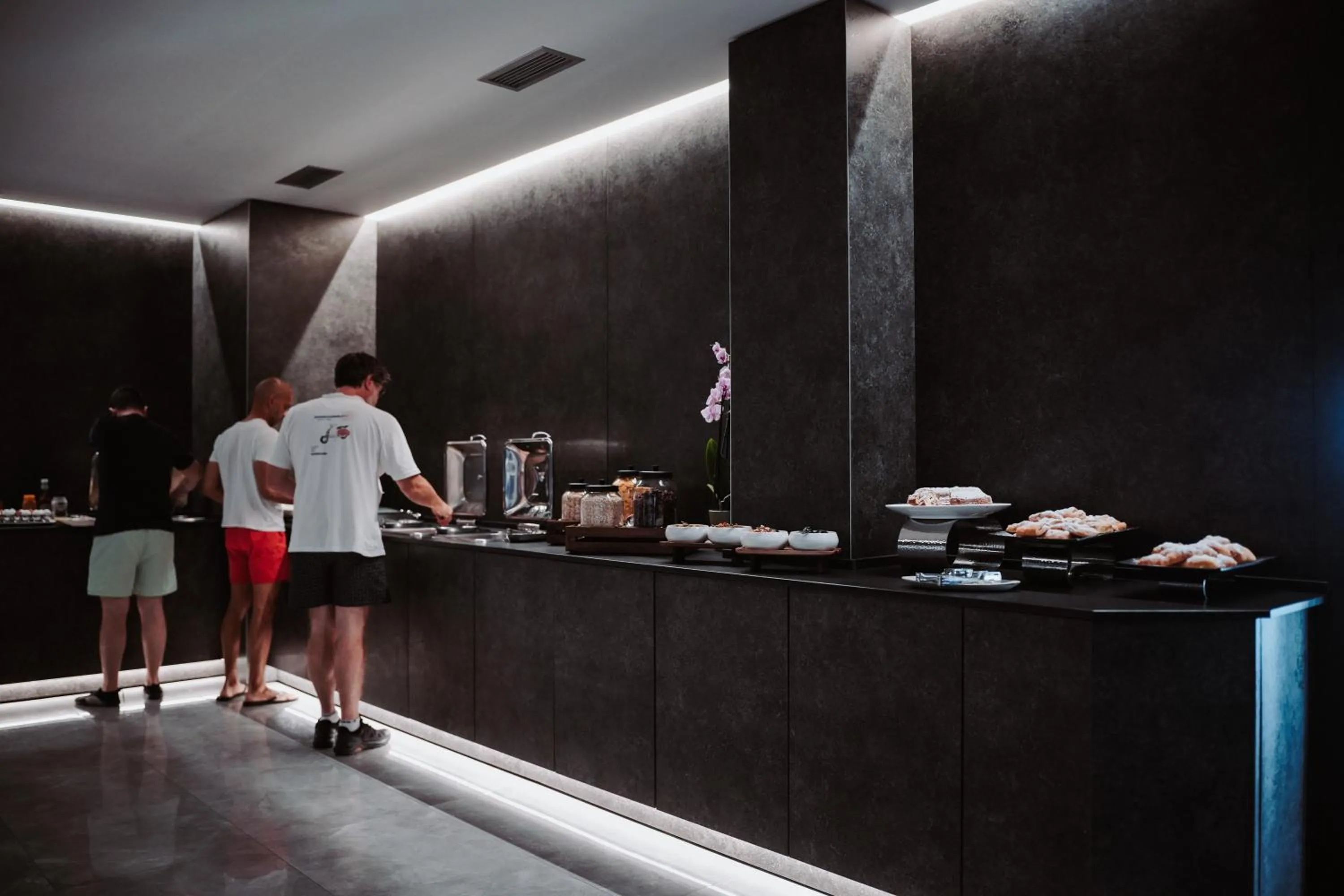 Buffet breakfast in Hotel Agimi