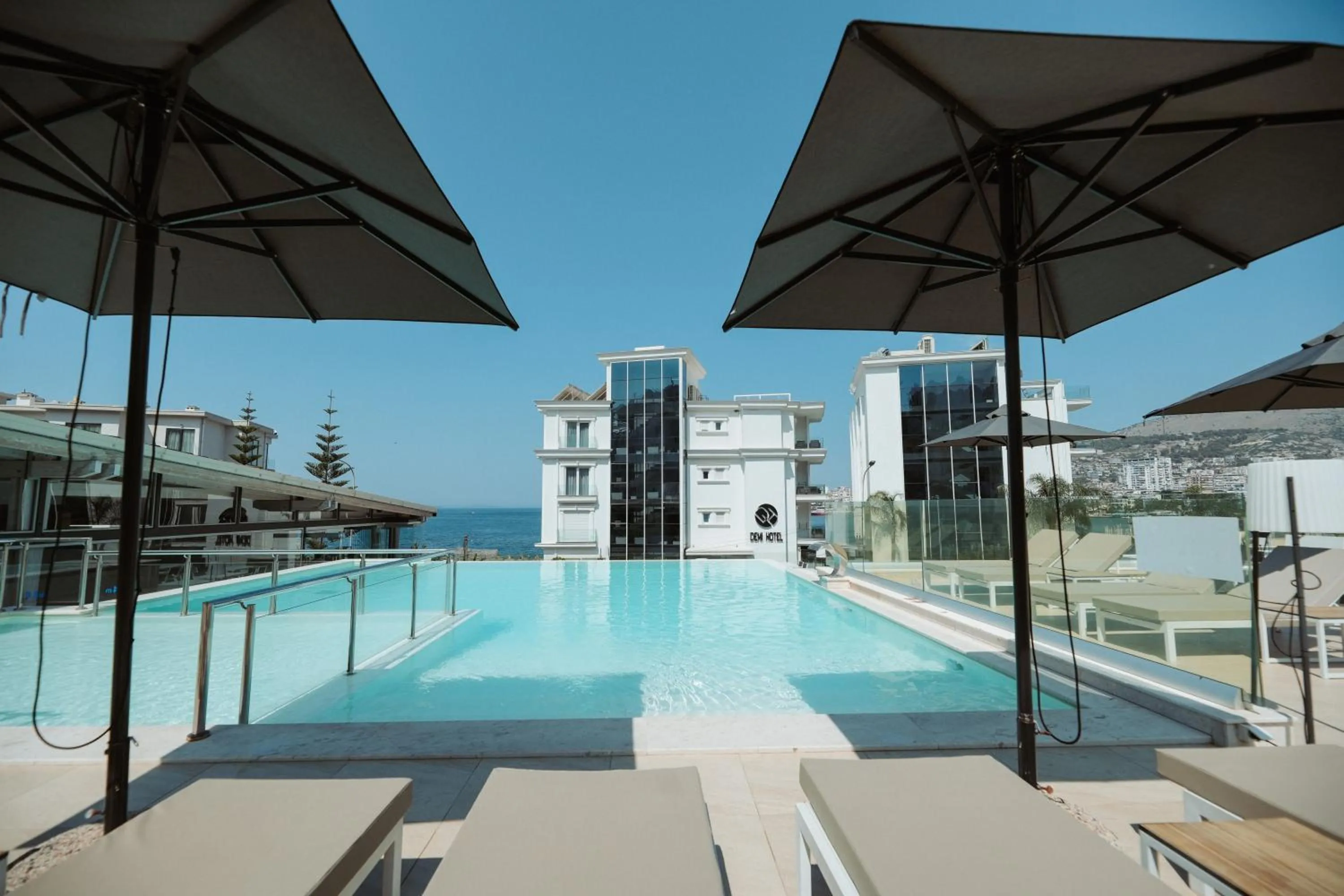 Swimming pool in Hotel Agimi