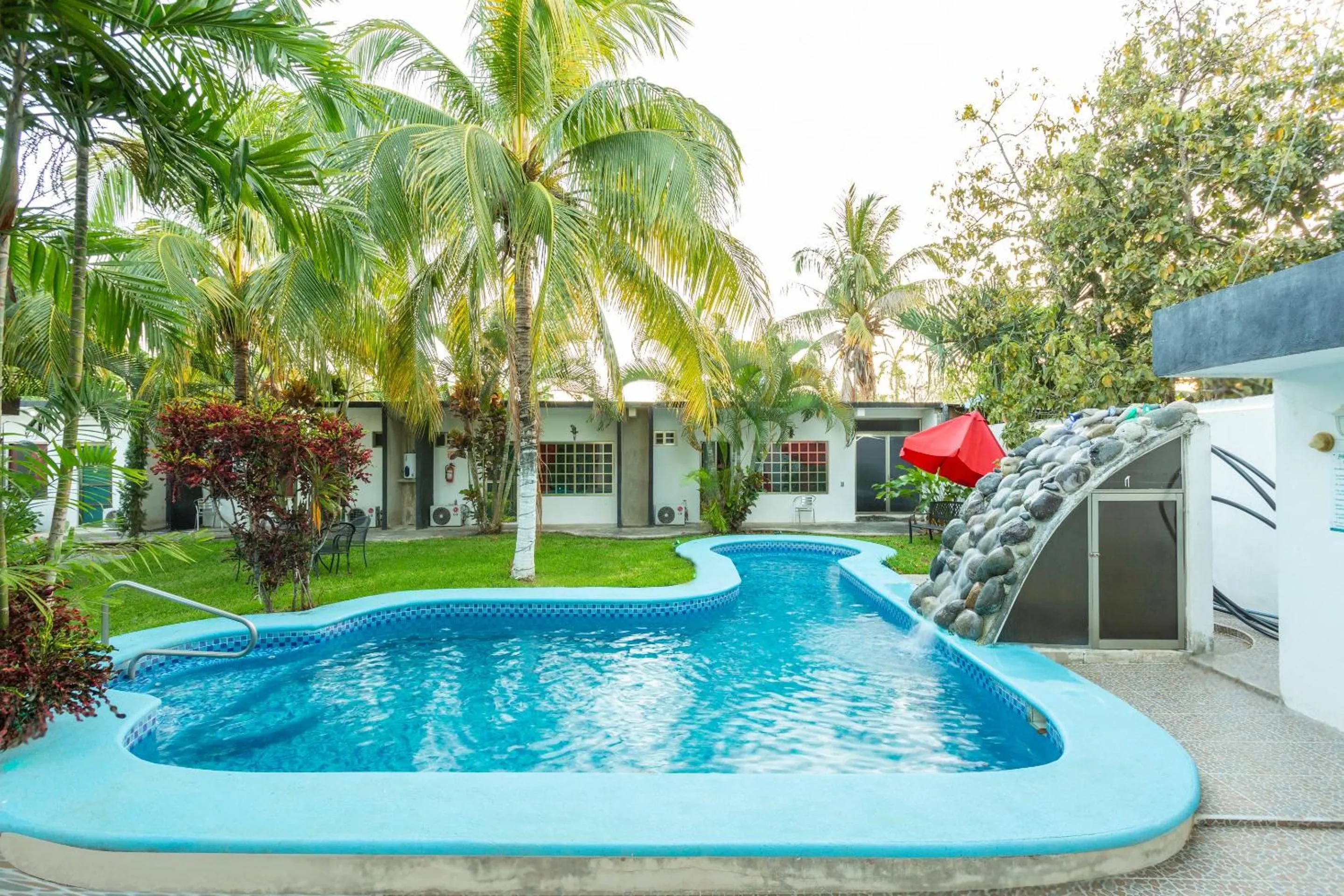 Swimming pool in OYO Hotel Rio Chetumal