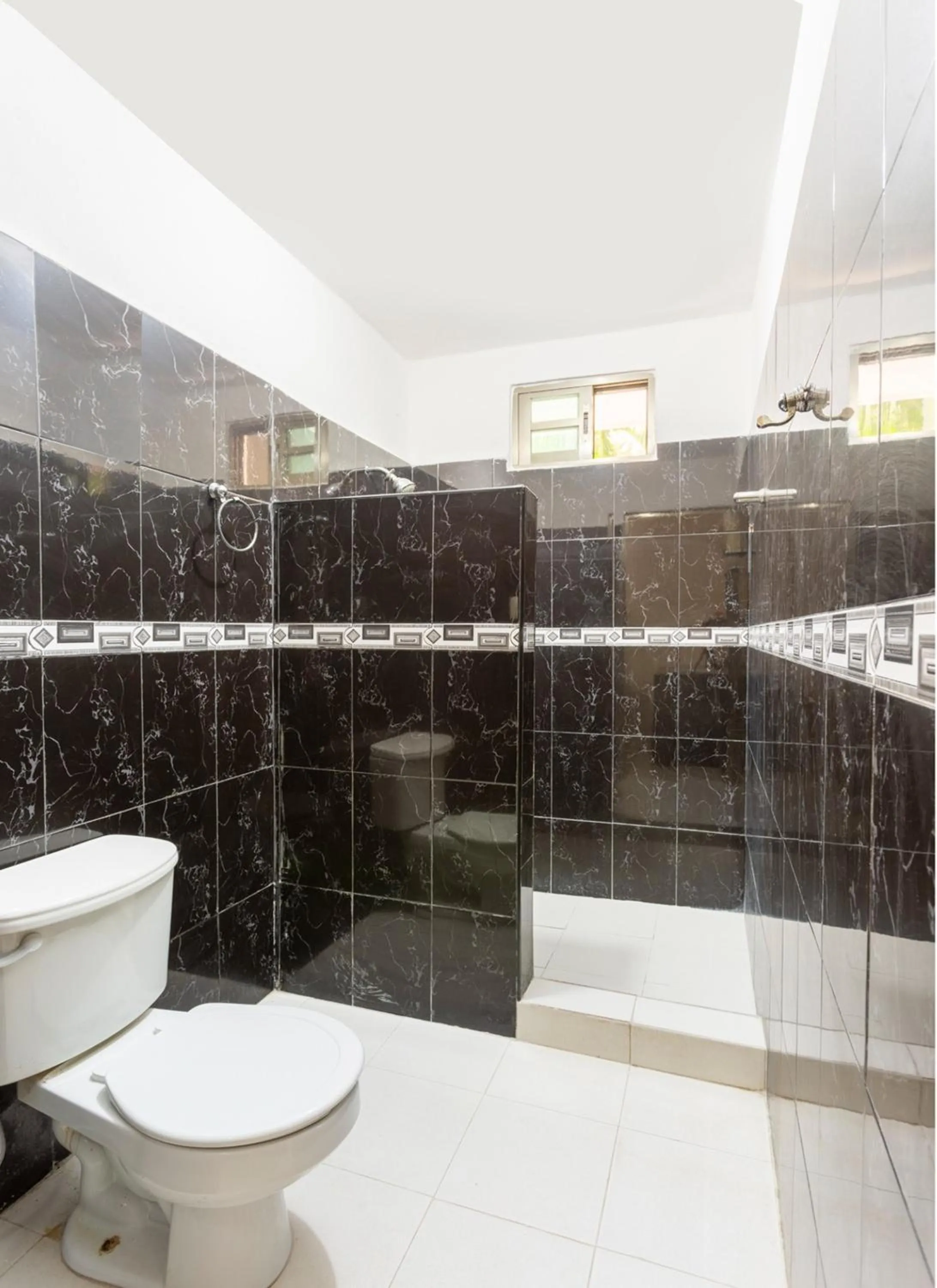 Bathroom in OYO Hotel Rio Chetumal