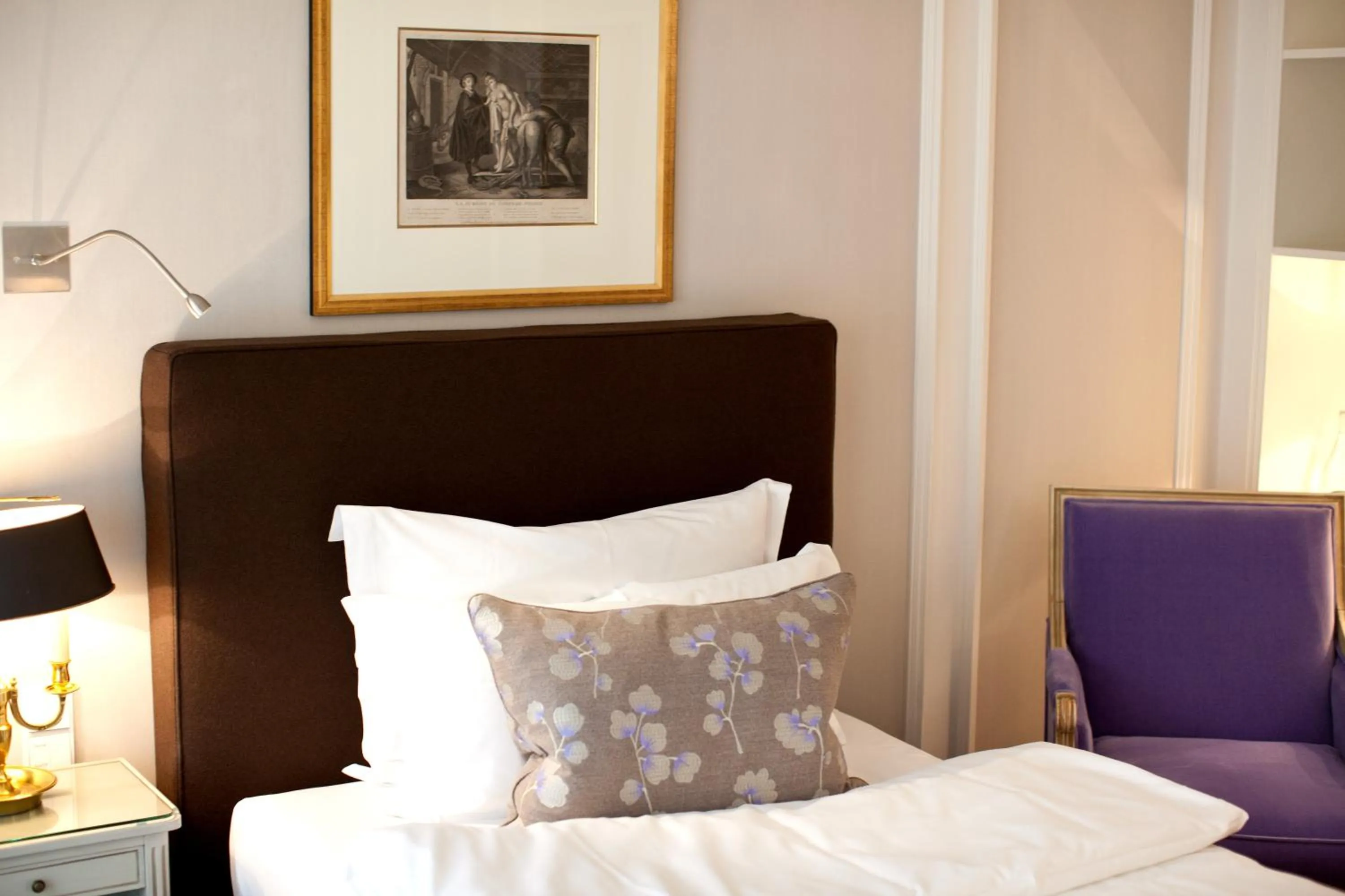 Bed in Hotel München Palace