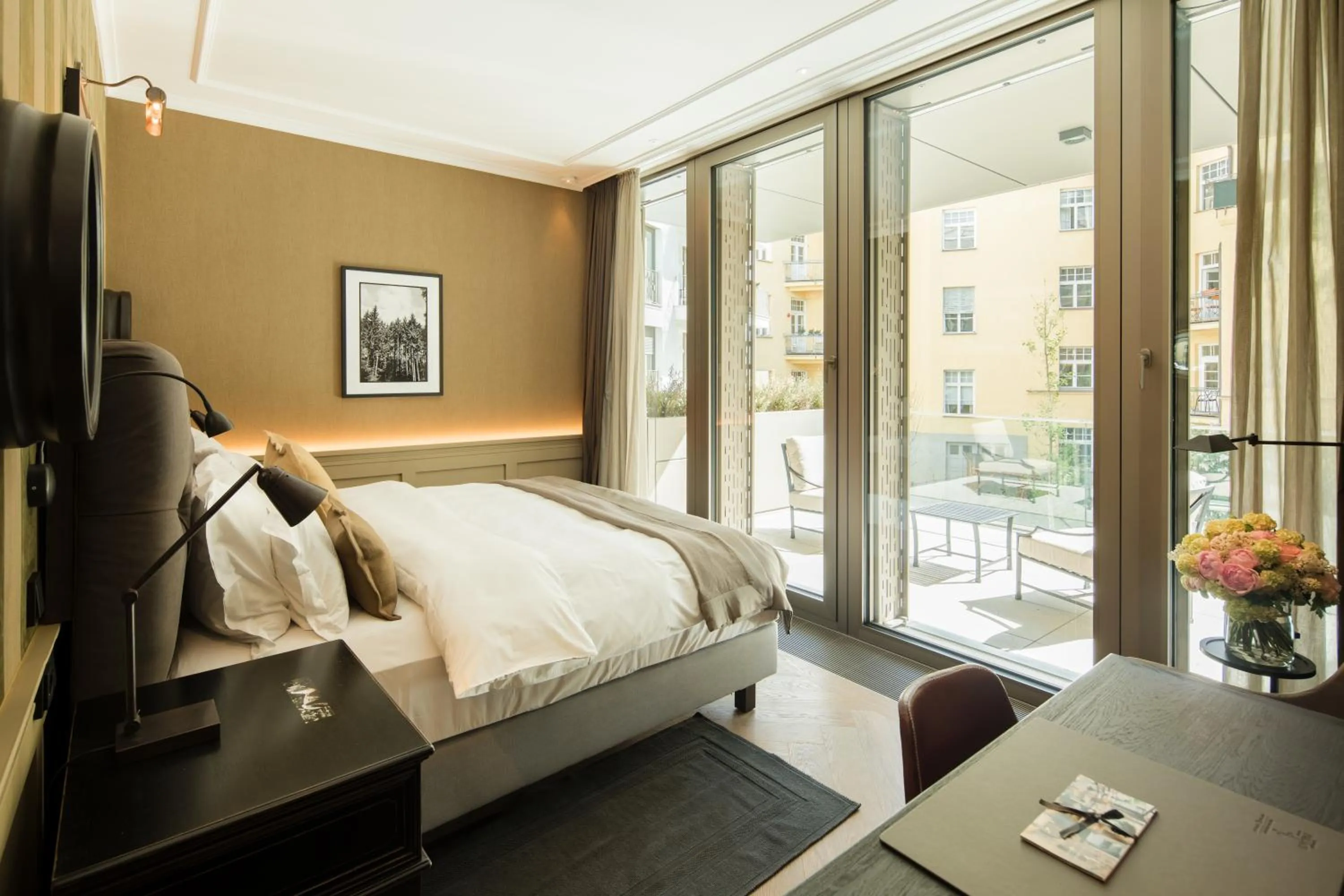 Bed in Hotel München Palace