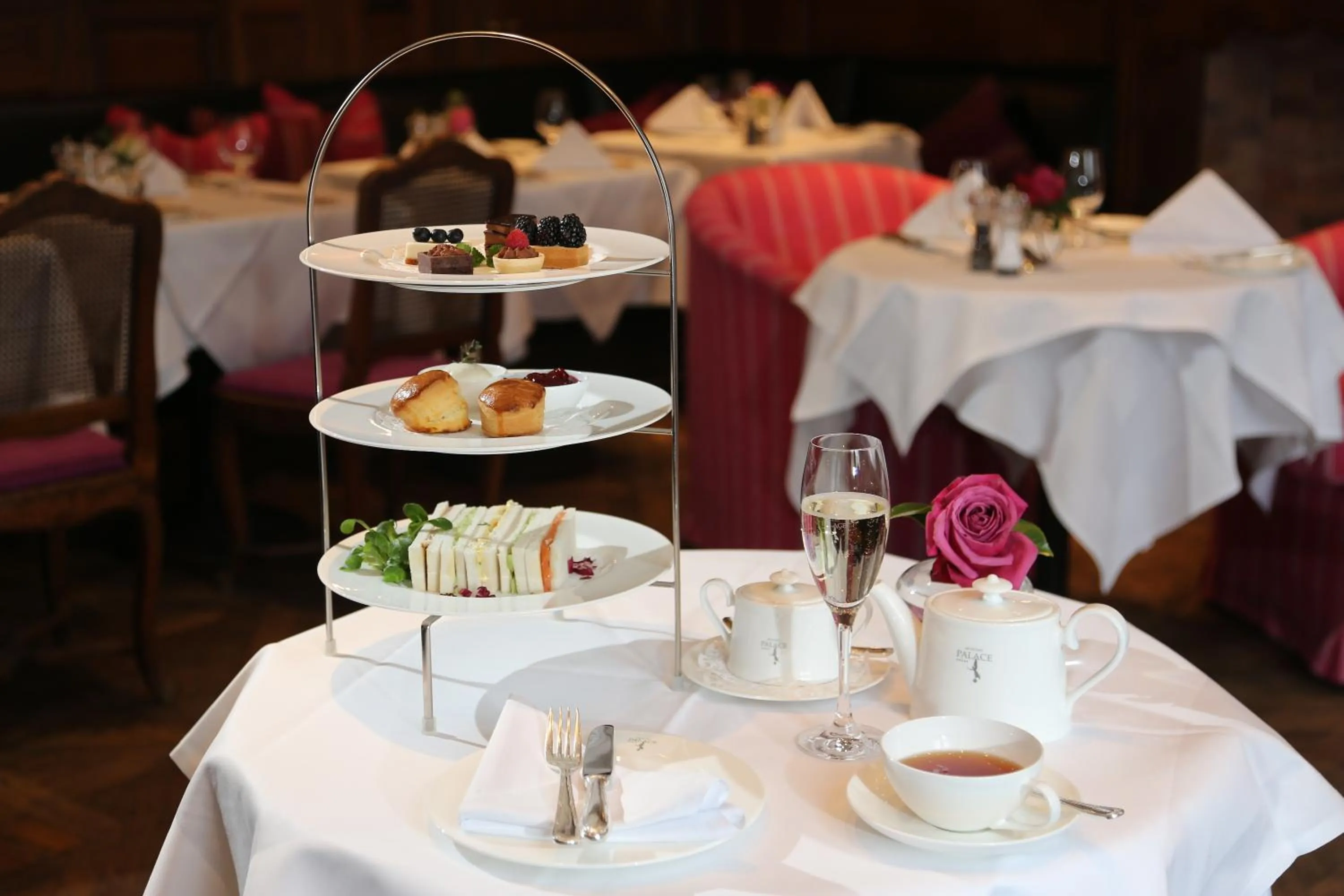 Lounge or bar in Hotel München Palace