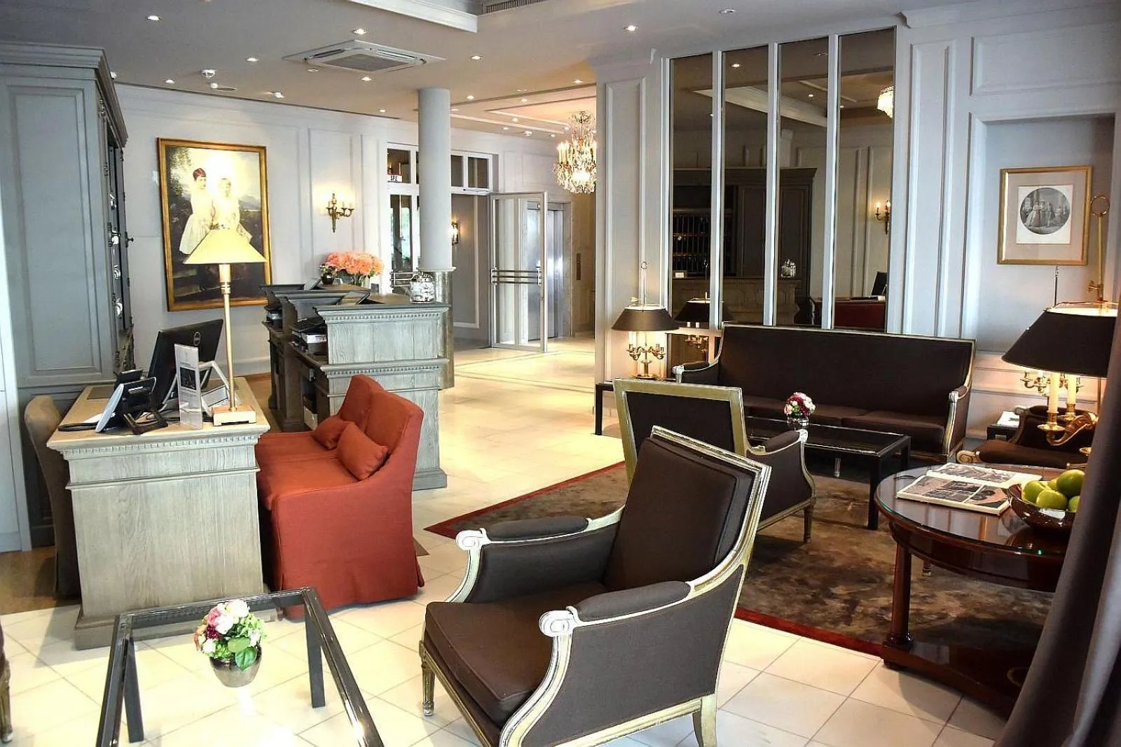 Lobby or reception in Hotel München Palace