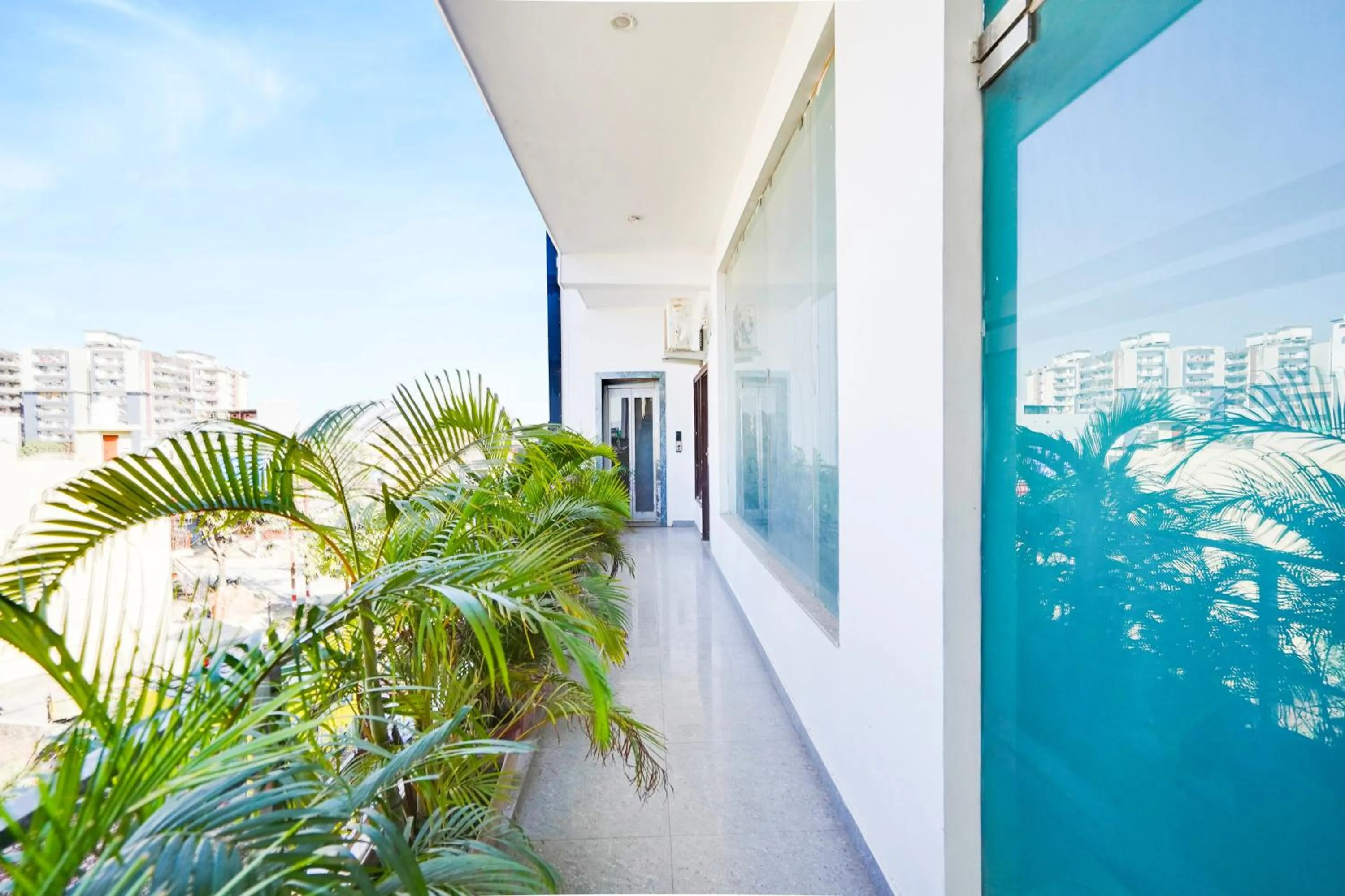 Lobby or reception in Super Hotel O Kedarpuram Near Doon University