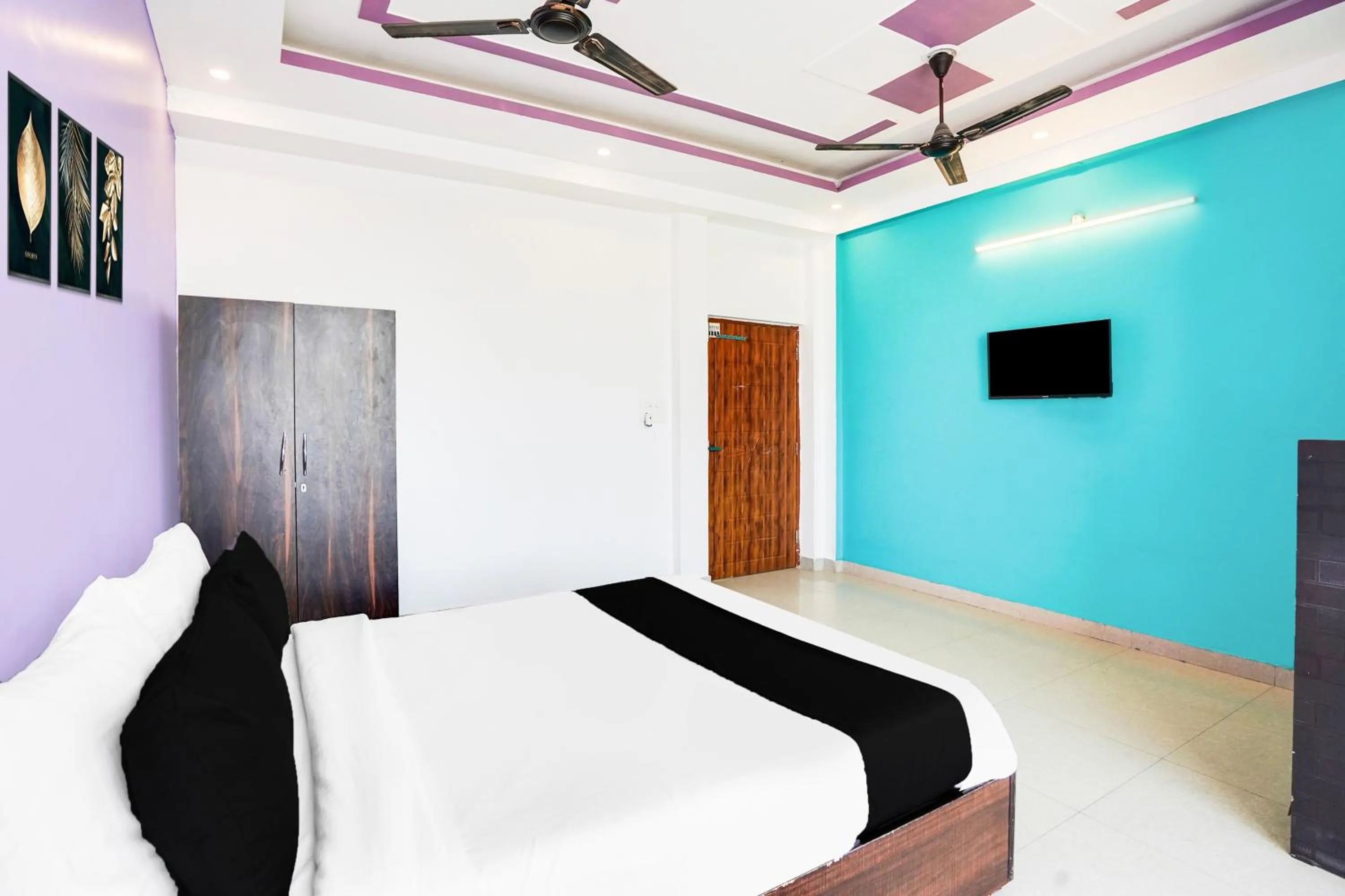 Bedroom, Bed in Super Hotel O Kedarpuram Near Doon University
