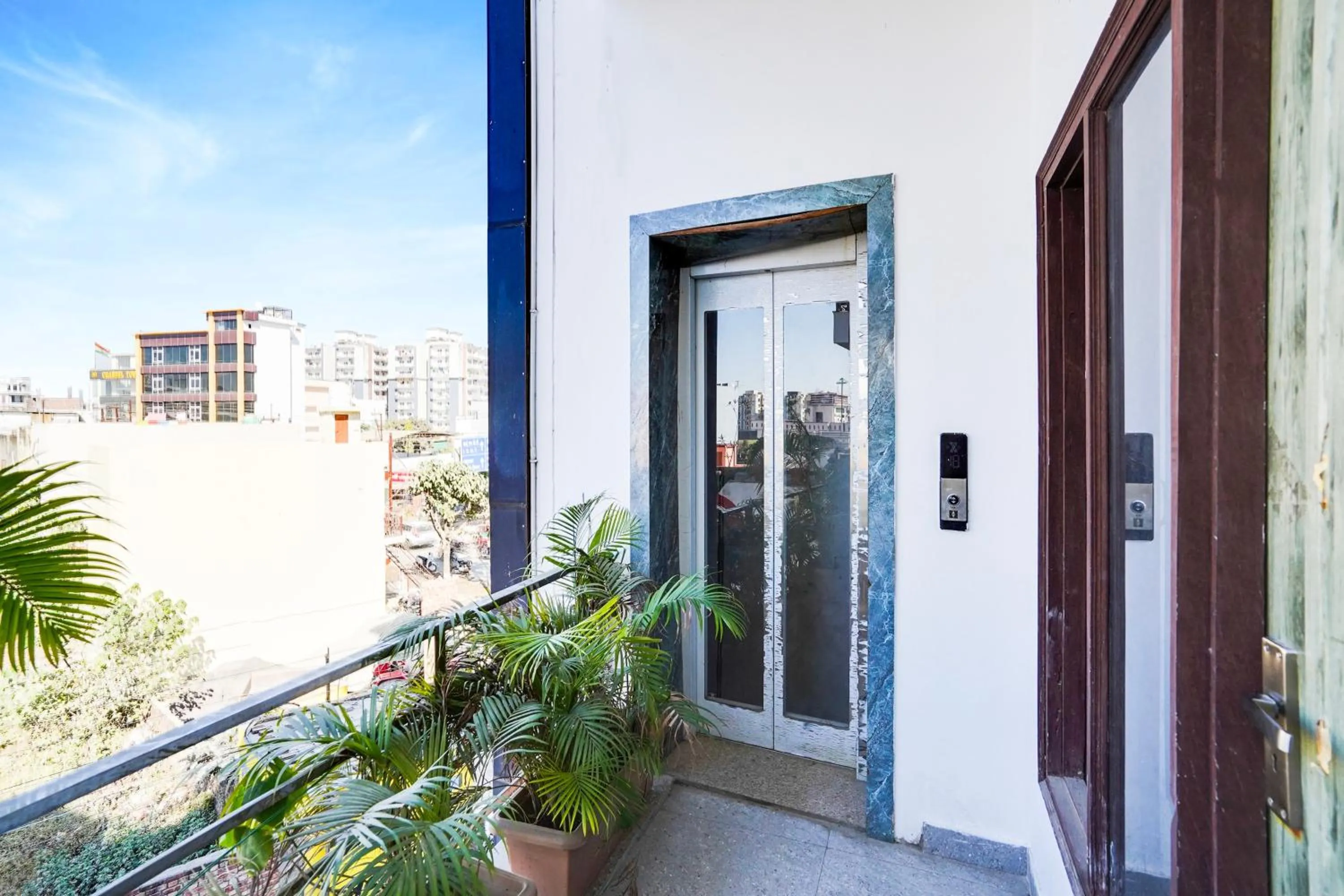 Lobby or reception in Super Hotel O Kedarpuram Near Doon University