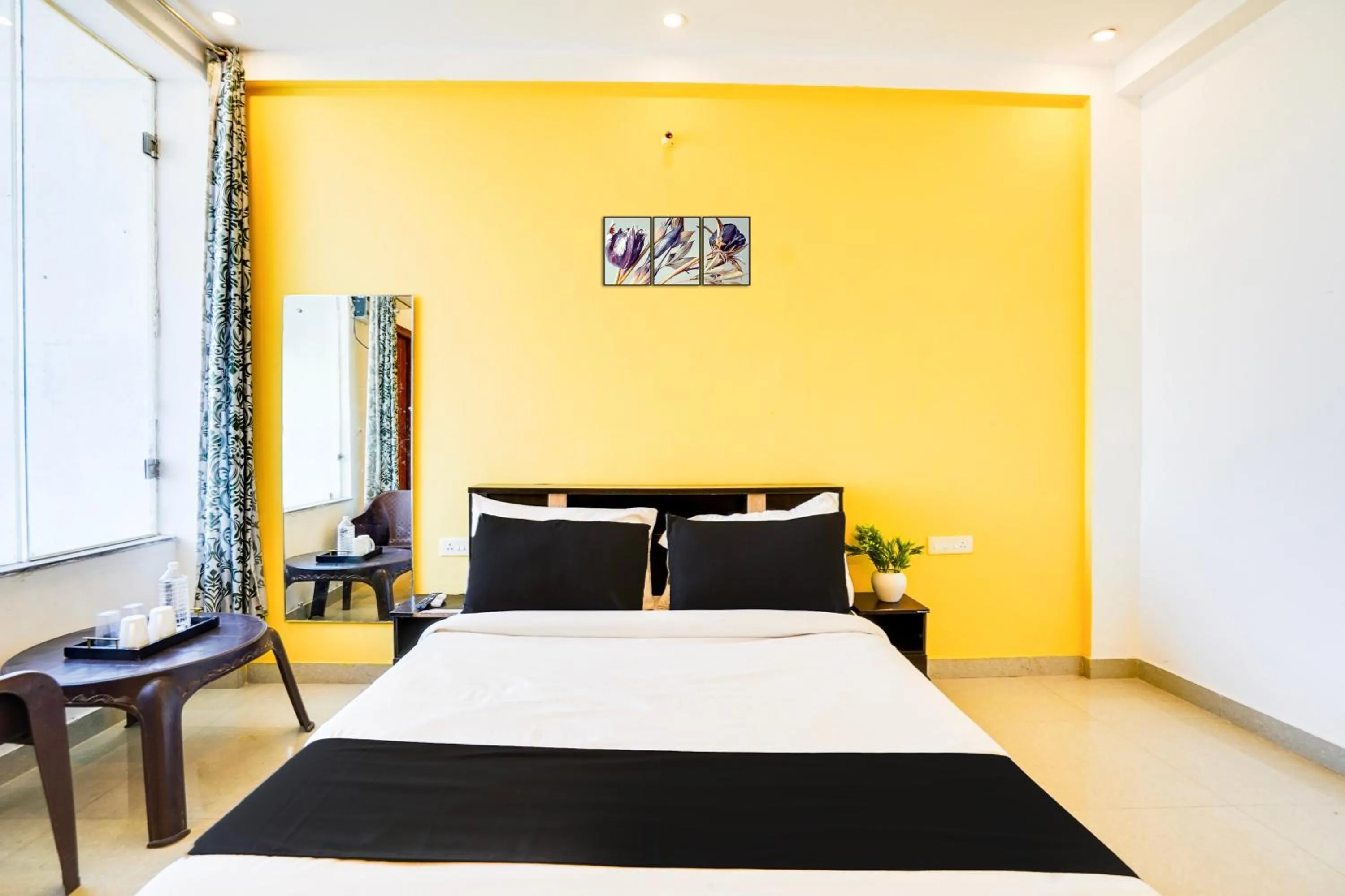 Bedroom, Bed in Super Hotel O Kedarpuram Near Doon University