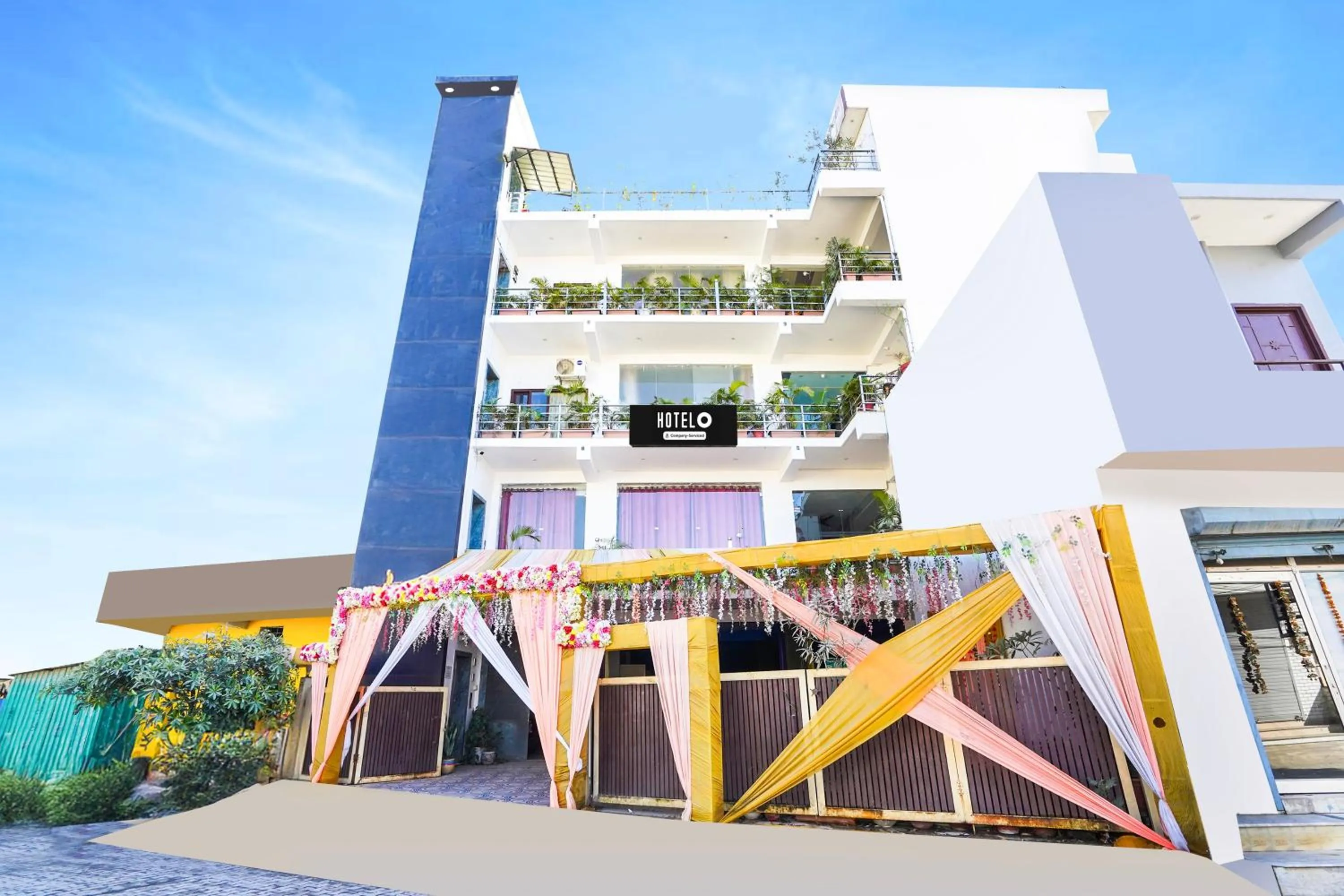 Facade/entrance in Super Hotel O Kedarpuram Near Doon University