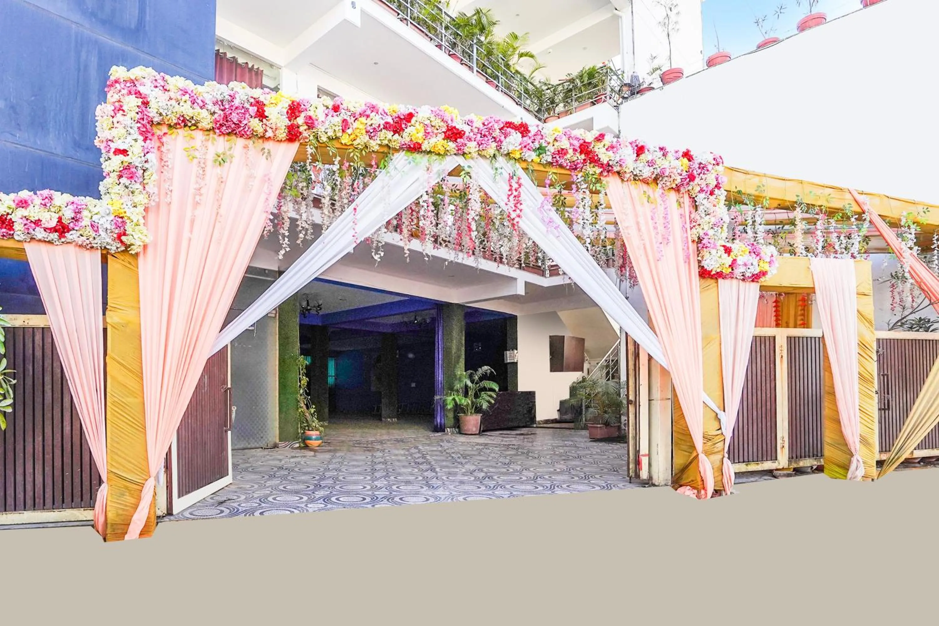 Facade/entrance in Super Hotel O Kedarpuram Near Doon University