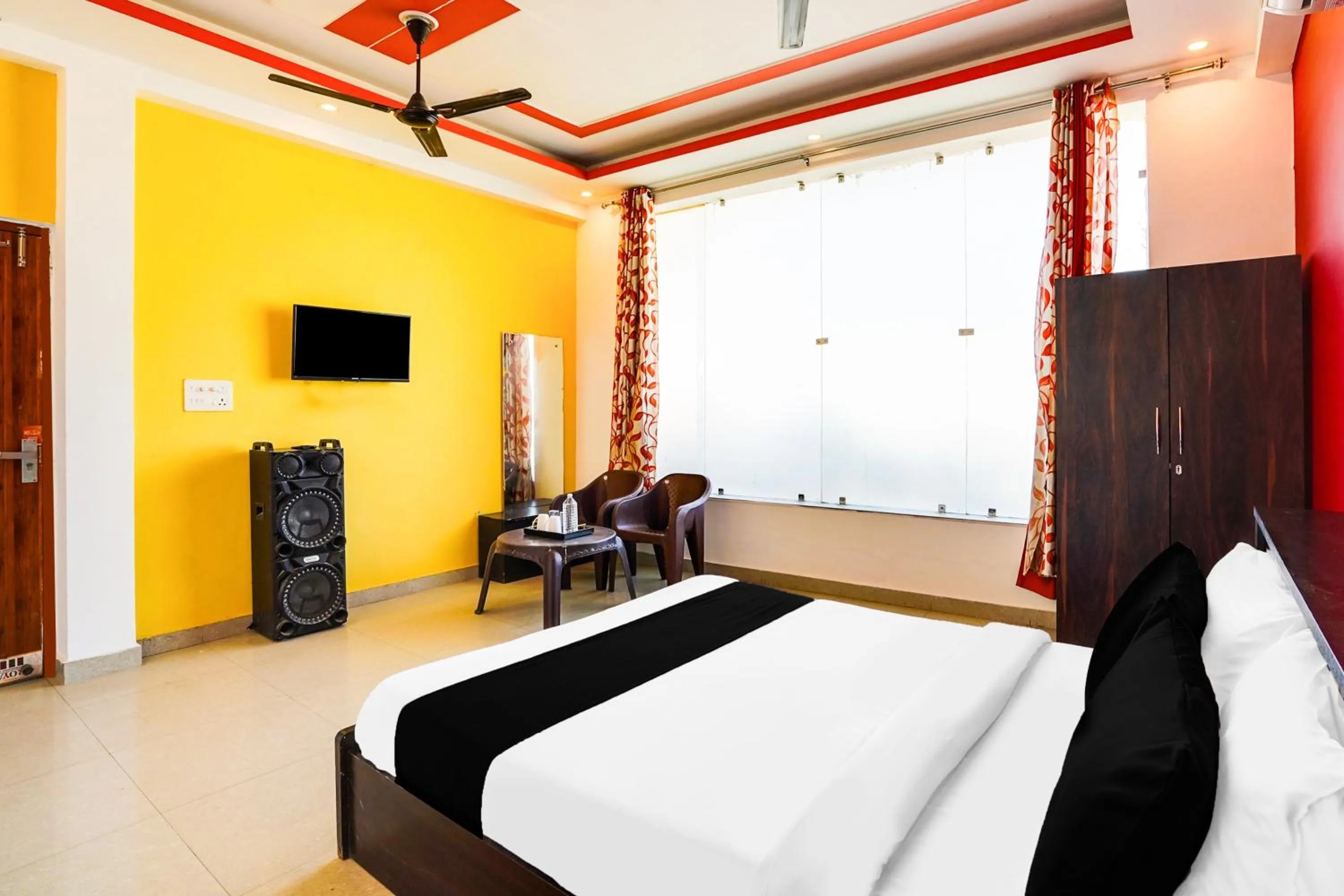 Bedroom, Bed in Super Hotel O Kedarpuram Near Doon University