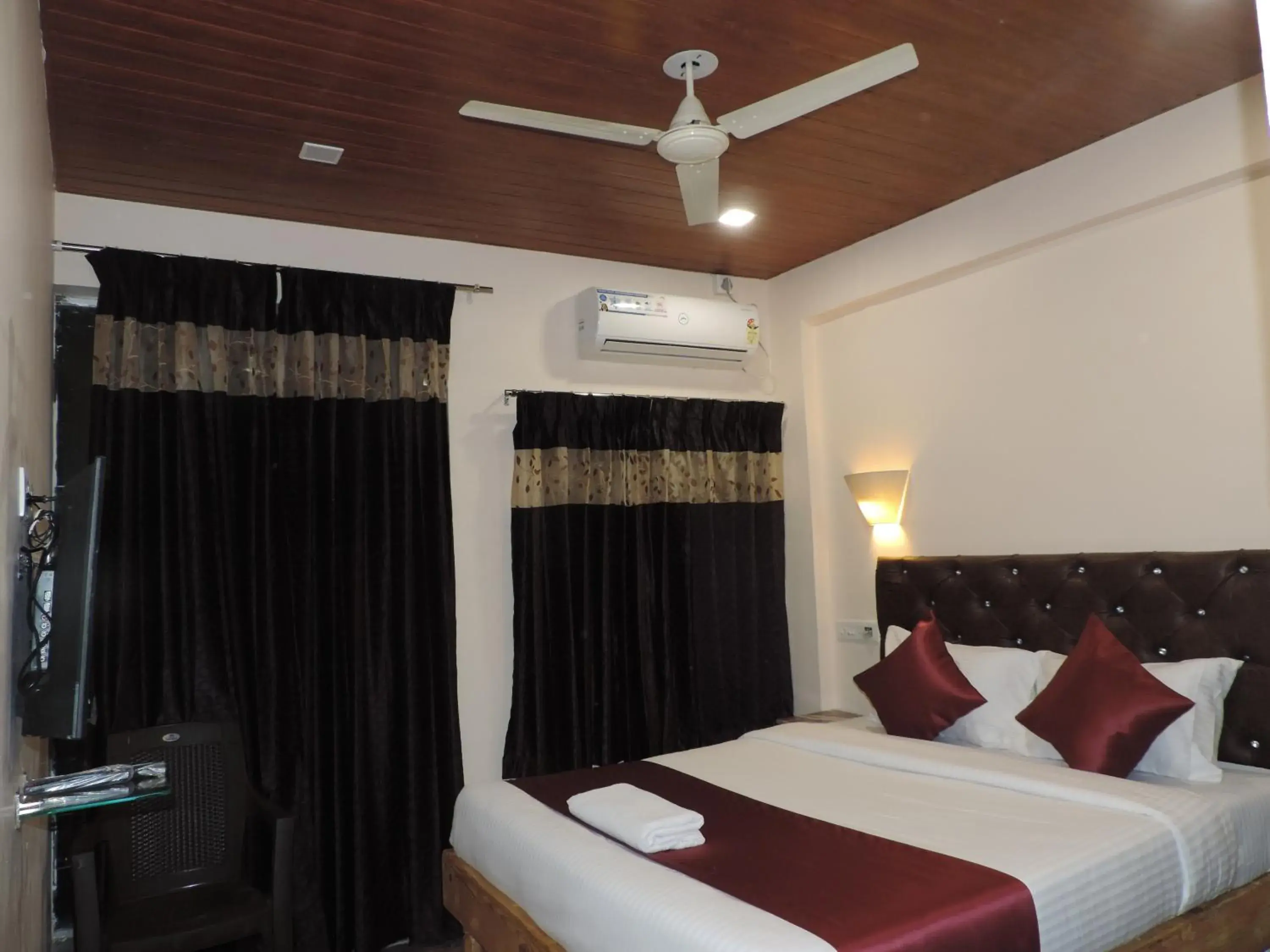 Deluxe Room in Punest Hospitality Deluxe Room in Punest Hospitality