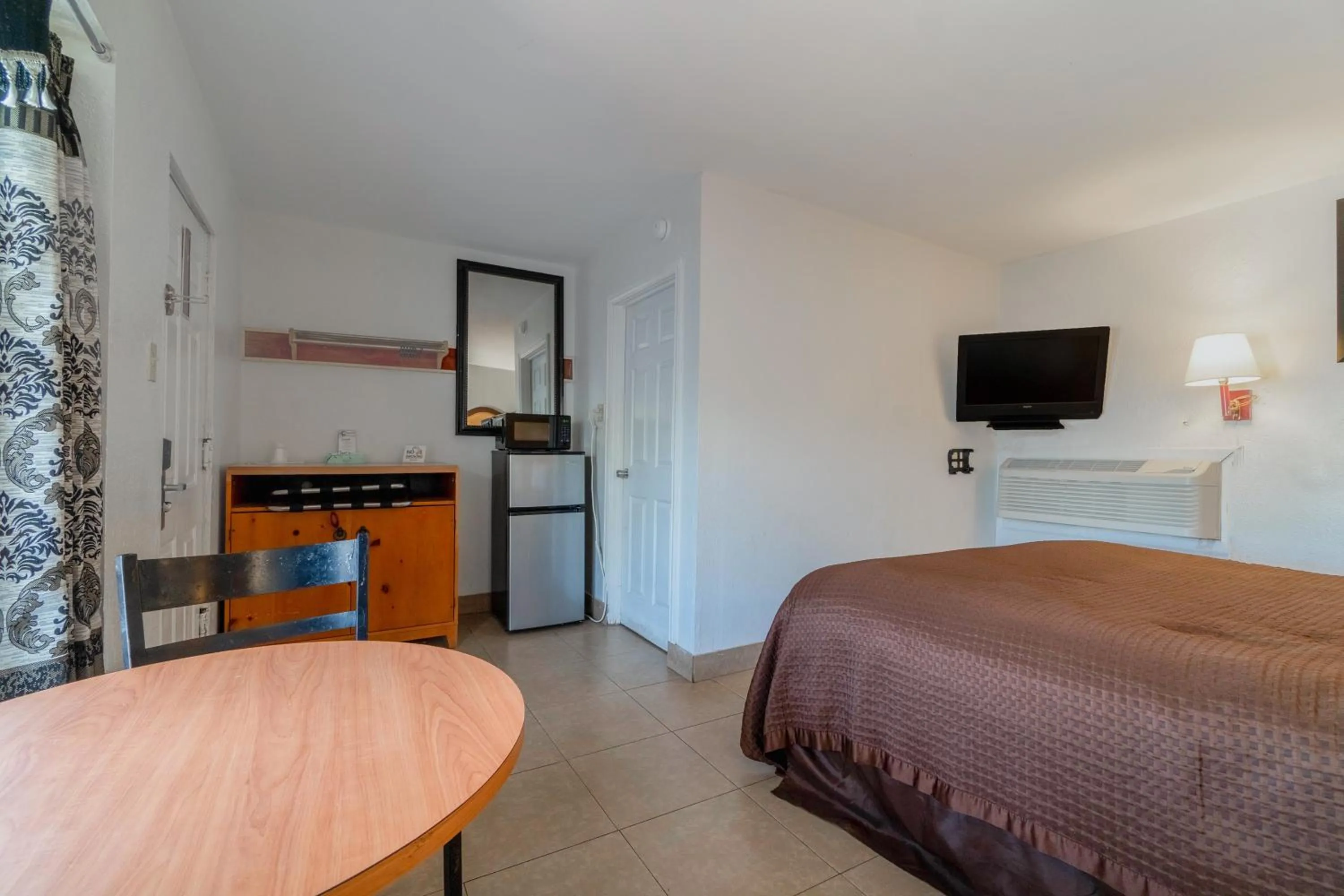 Bedroom, Bed in Pelican Inn by Belvilla Aransas Pass, TX