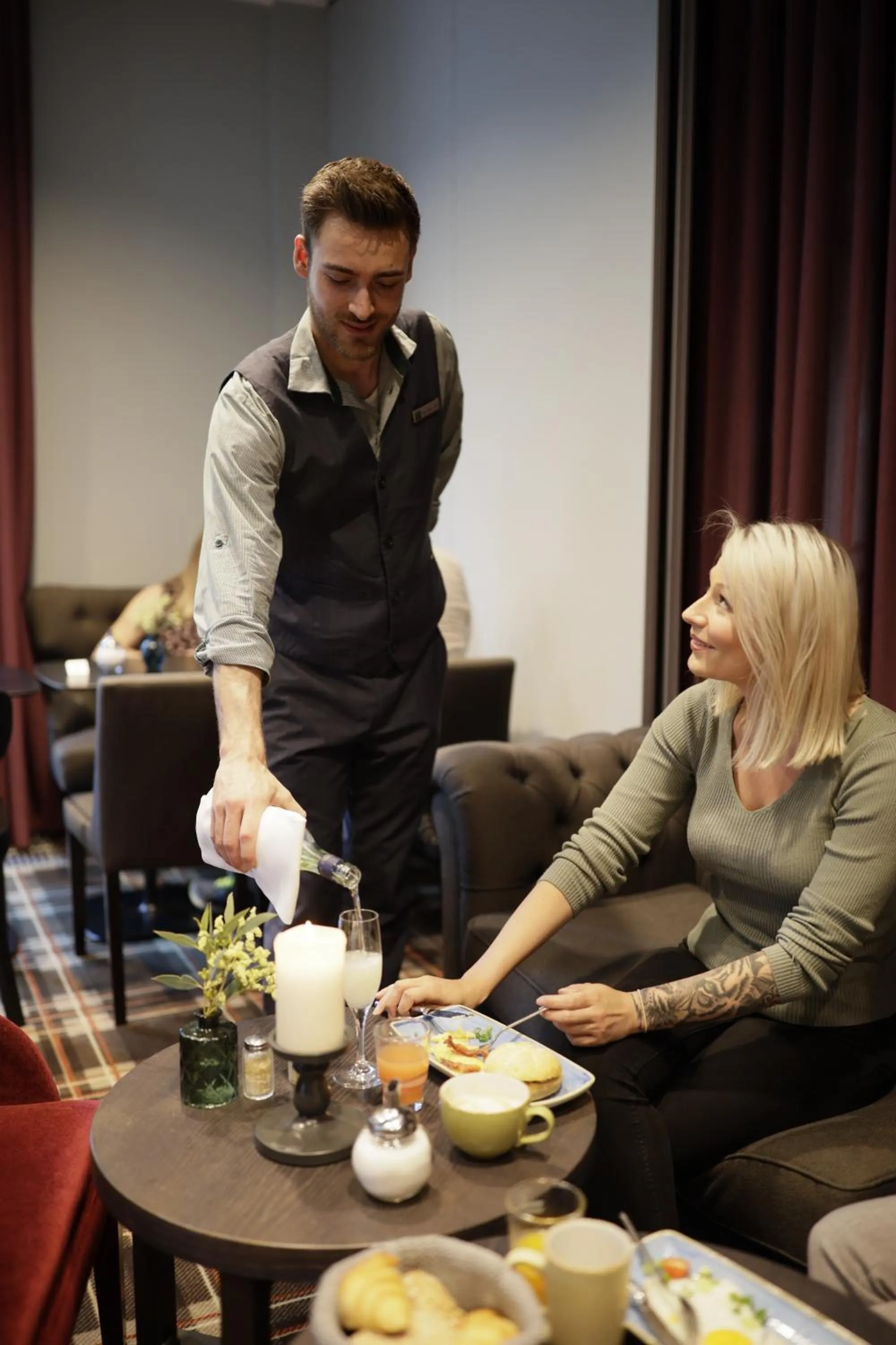 Restaurant/places to eat in Holiday Inn Lübeck by IHG