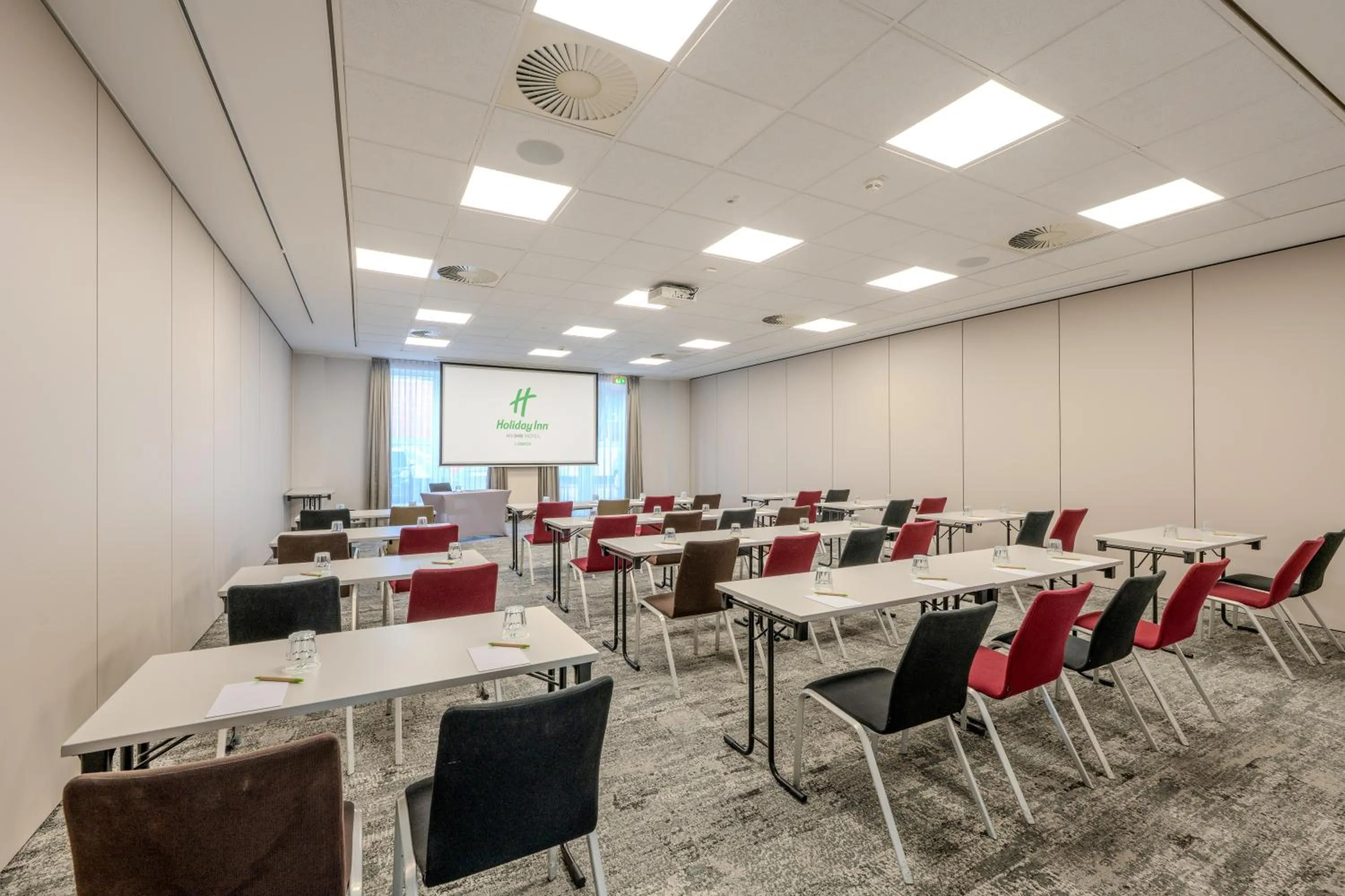 Meeting/conference room in Holiday Inn Lübeck by IHG