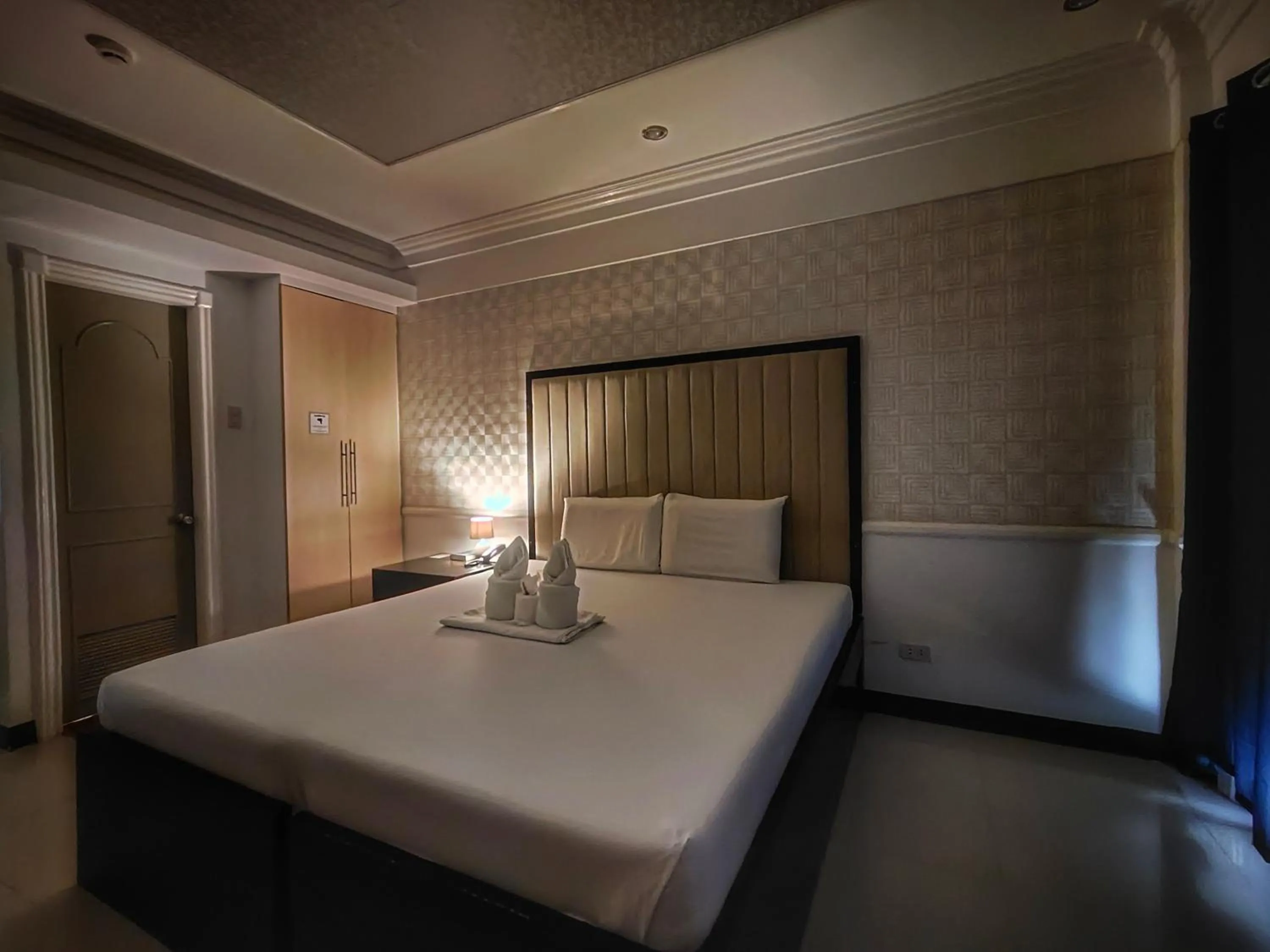 Bathroom, Bed in S and M Hotel Inc.