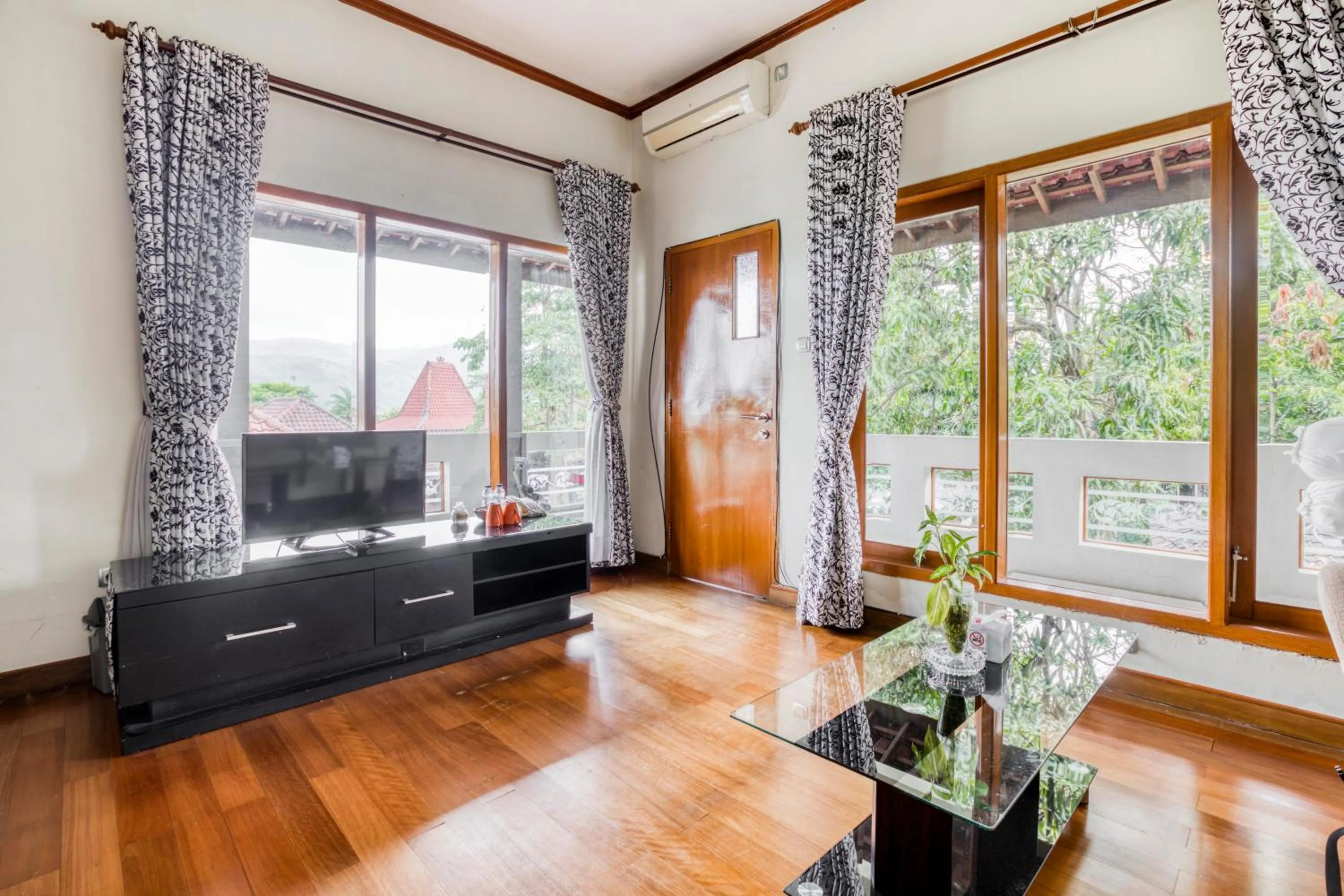 TV and multimedia in RedDoorz Plus @ Purwodadi