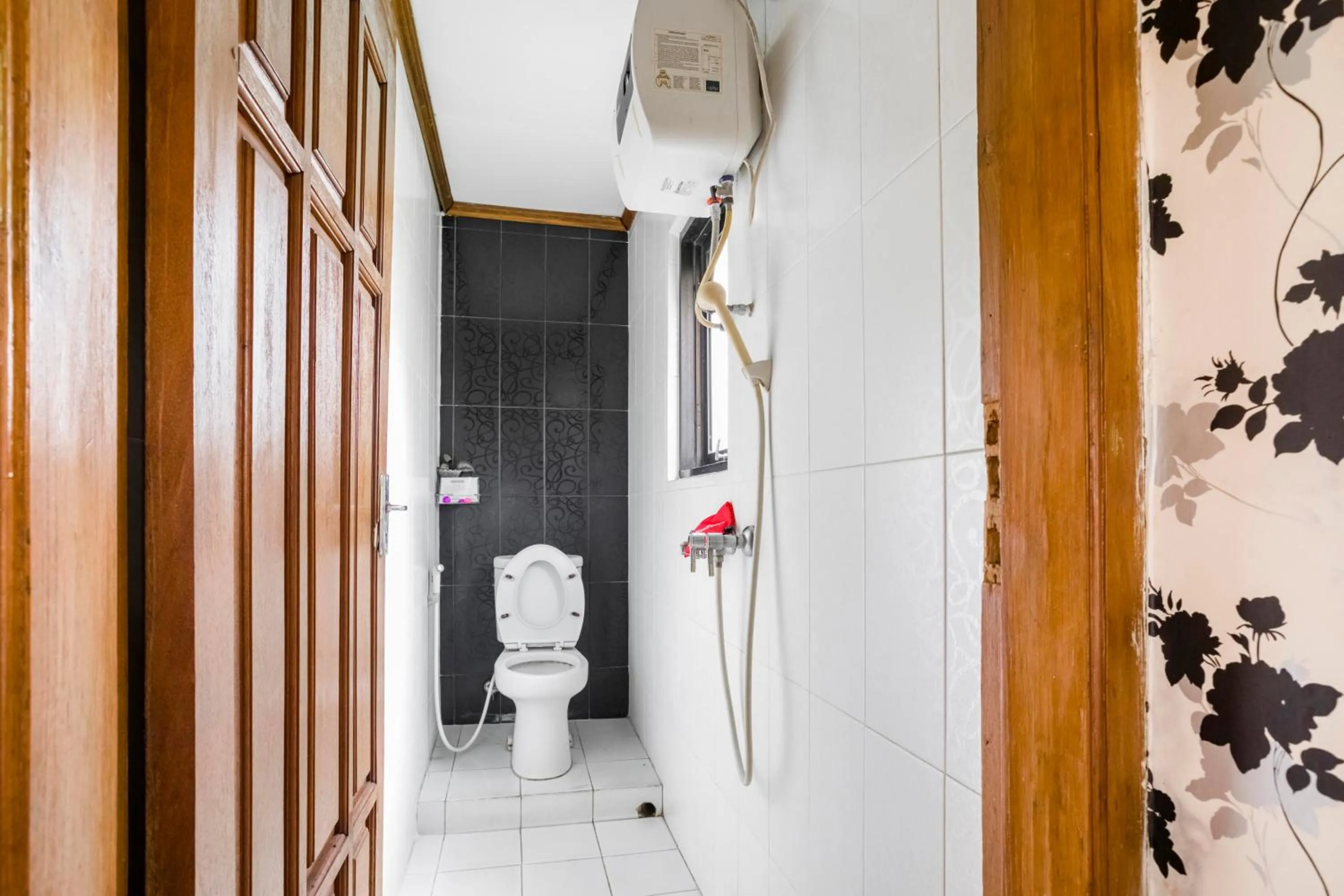 Bathroom in RedDoorz Plus @ Purwodadi