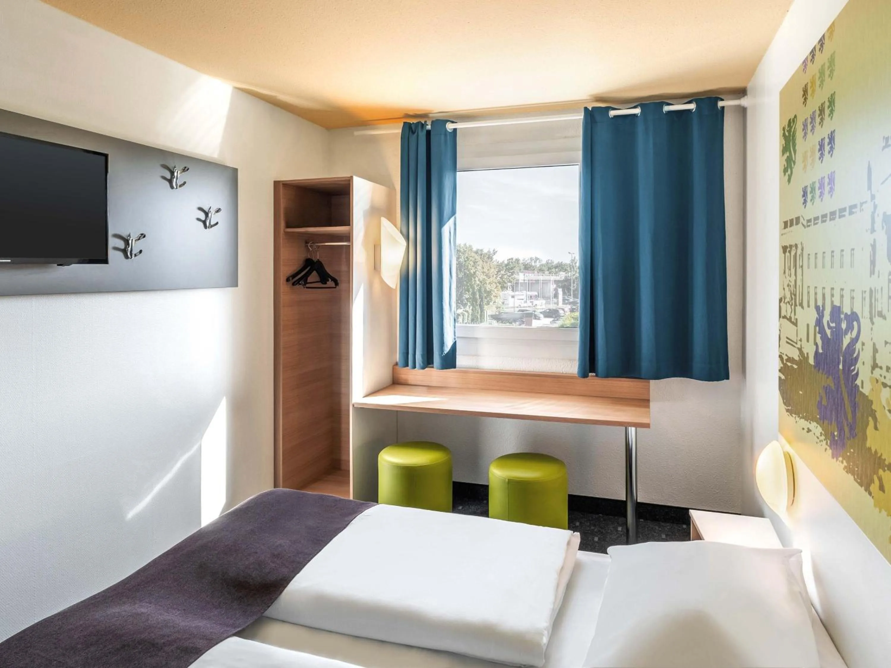 Photo of the whole room, Bed in B&B Hotel Braunschweig-Nord