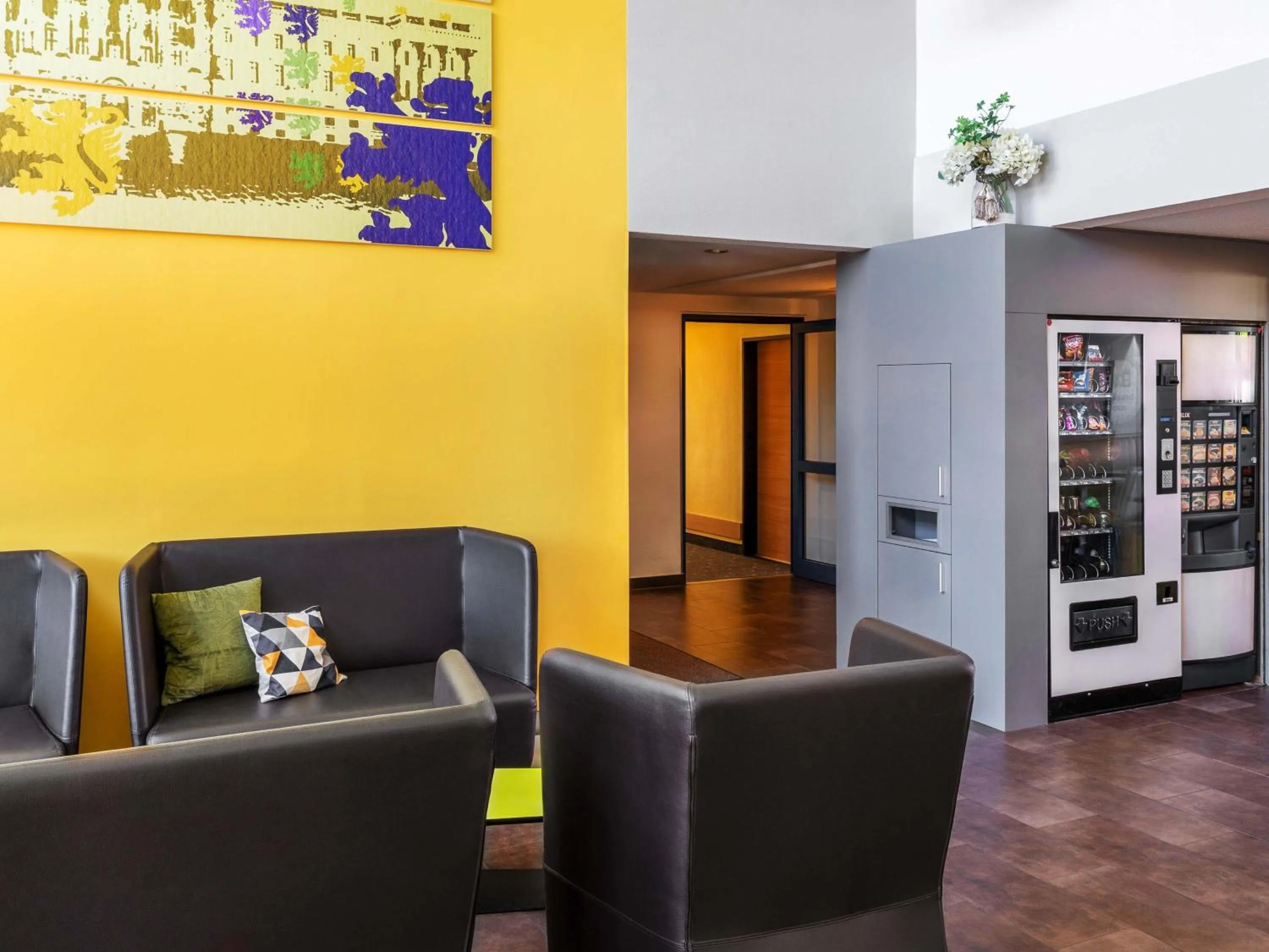 Lobby or reception in B&B Hotel Braunschweig-Nord