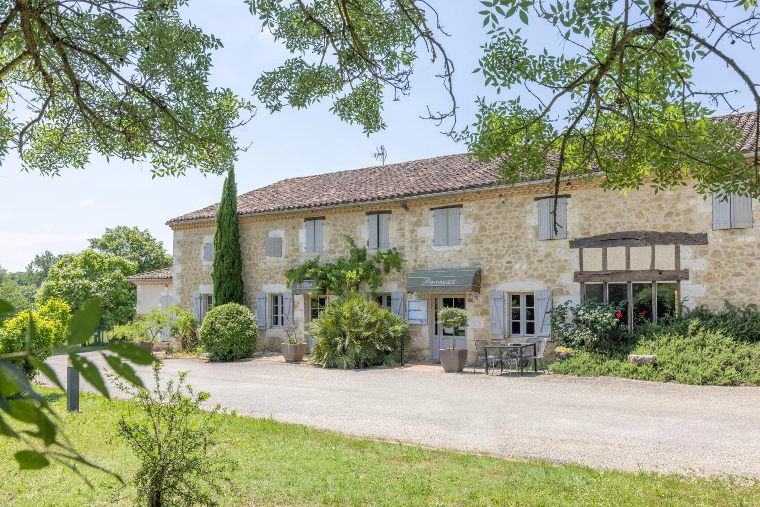 Property building in Logis Hôtel La Ferme de Flaran