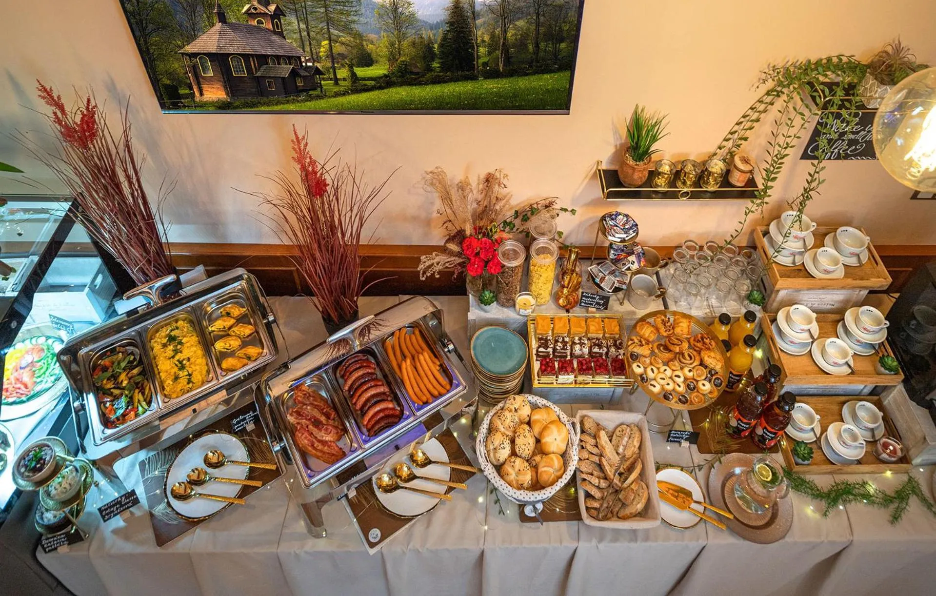 Buffet breakfast in Hotel Kamélia