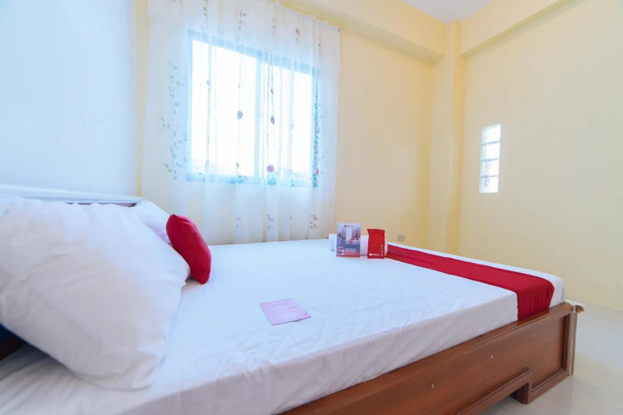 Photo of the whole room in RedDoorz Premium @ Casa Ghilda Resort Olongapo City