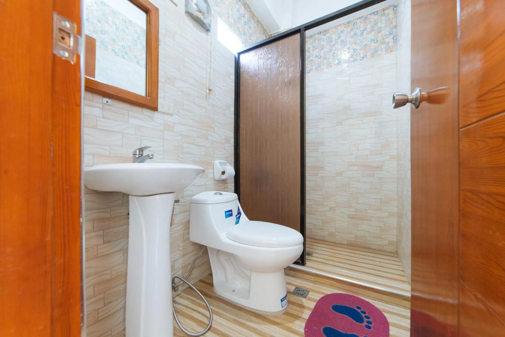 Bathroom in RedDoorz Premium @ Casa Ghilda Resort Olongapo City