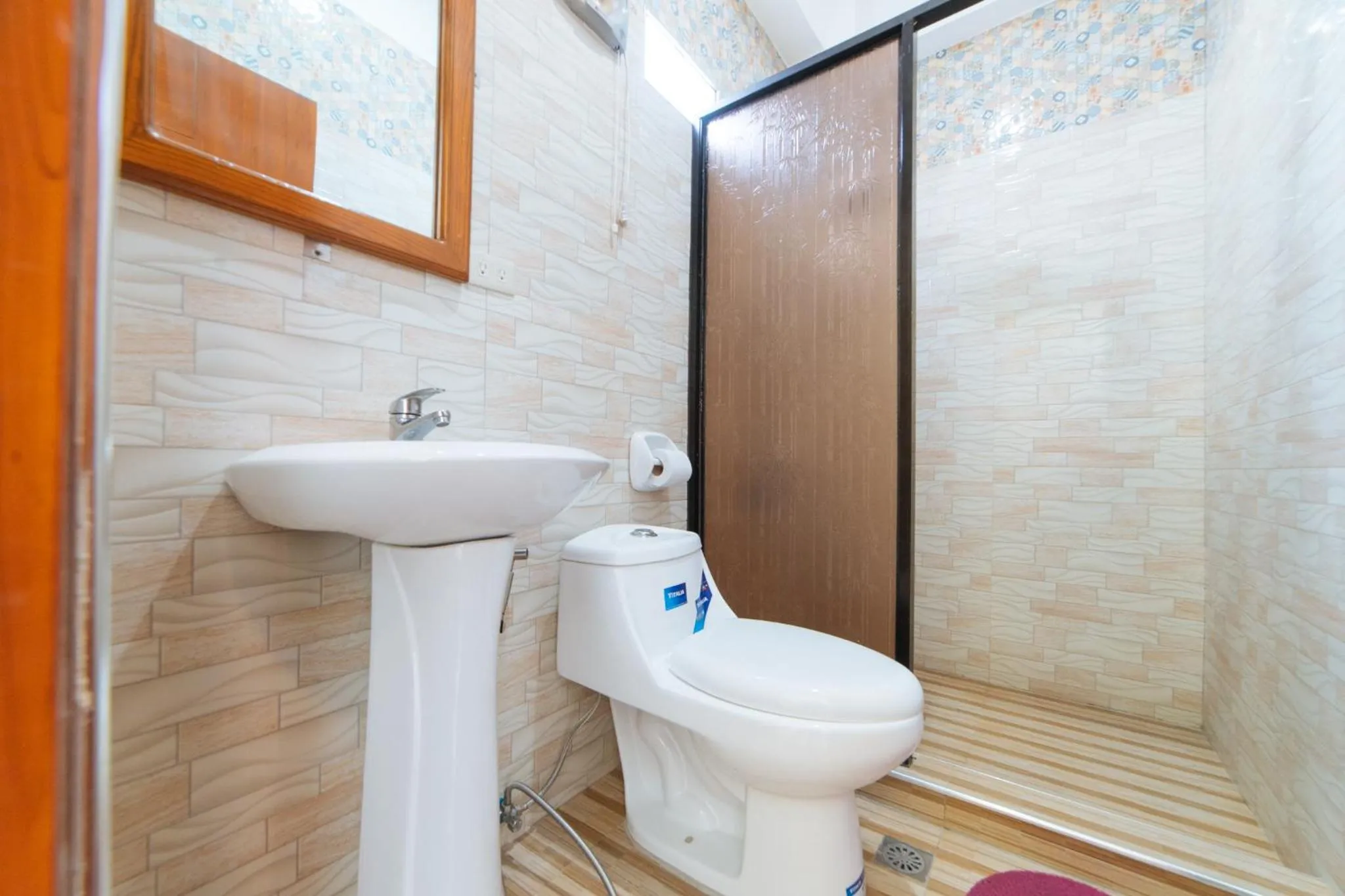 Bathroom in RedDoorz Premium @ Casa Ghilda Resort Olongapo City