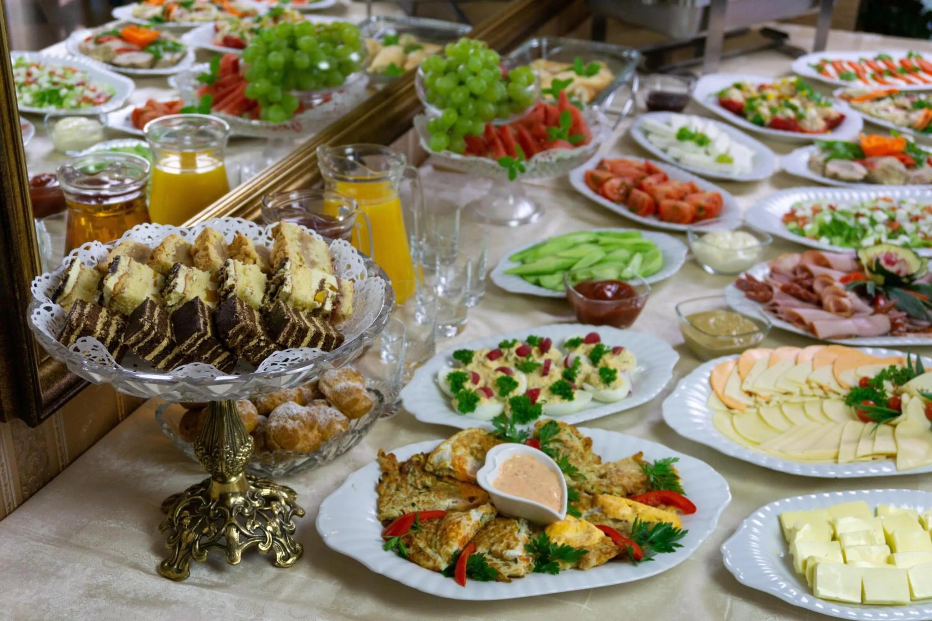 Restaurant/places to eat in Hotel Hesperus