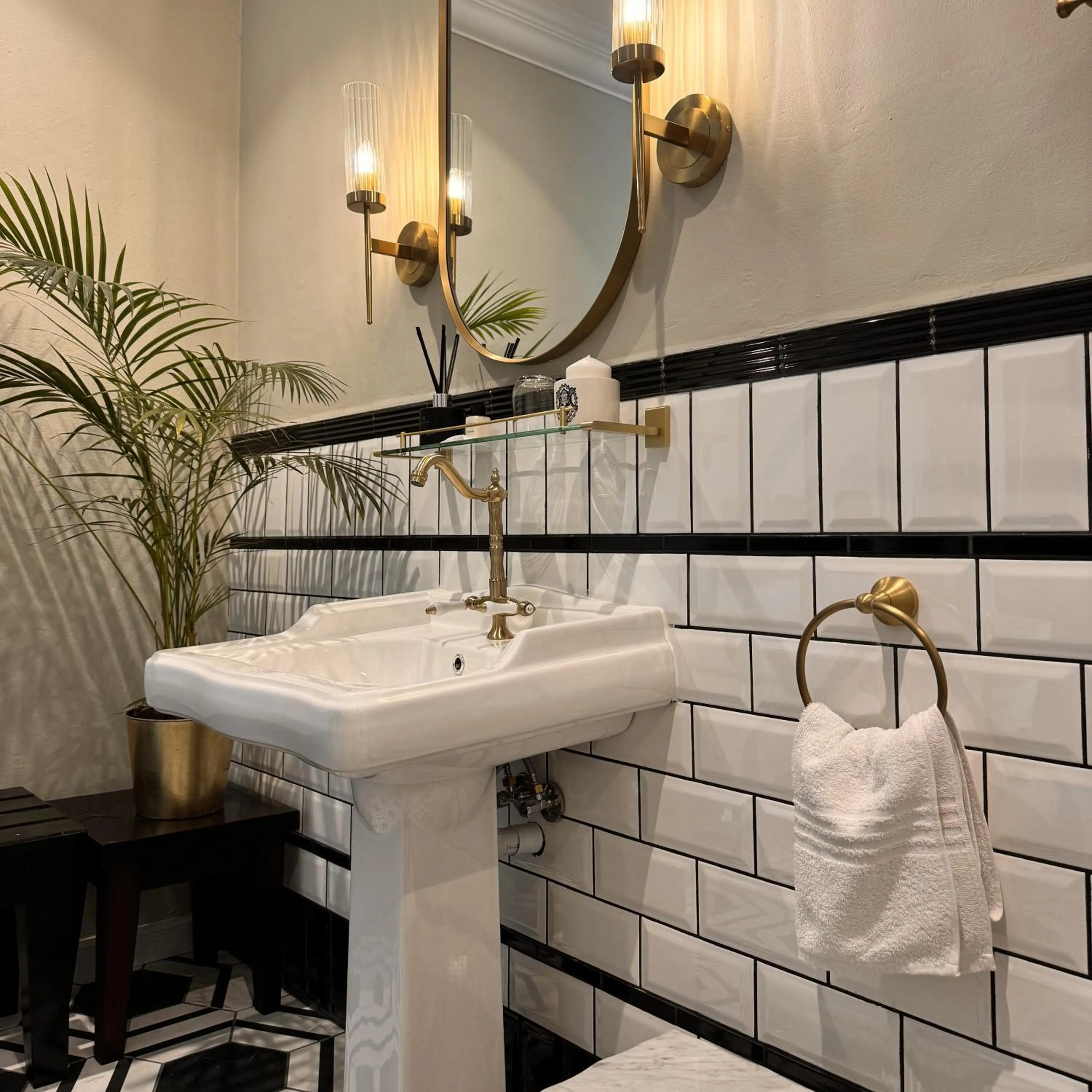 Bathroom in Bredasdorp Square