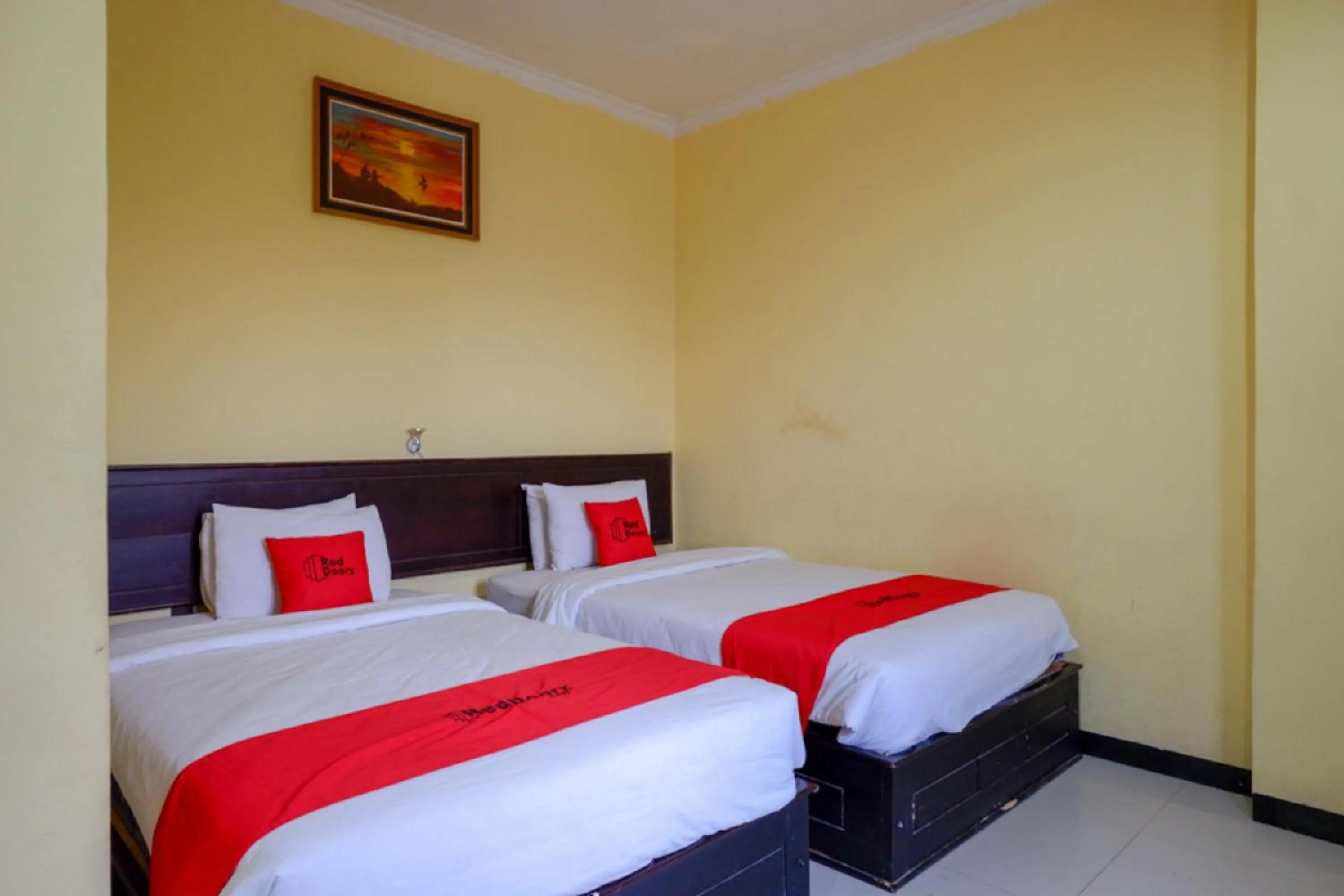 Bed in RedDoorz near Citraland Waterpark Kendari
