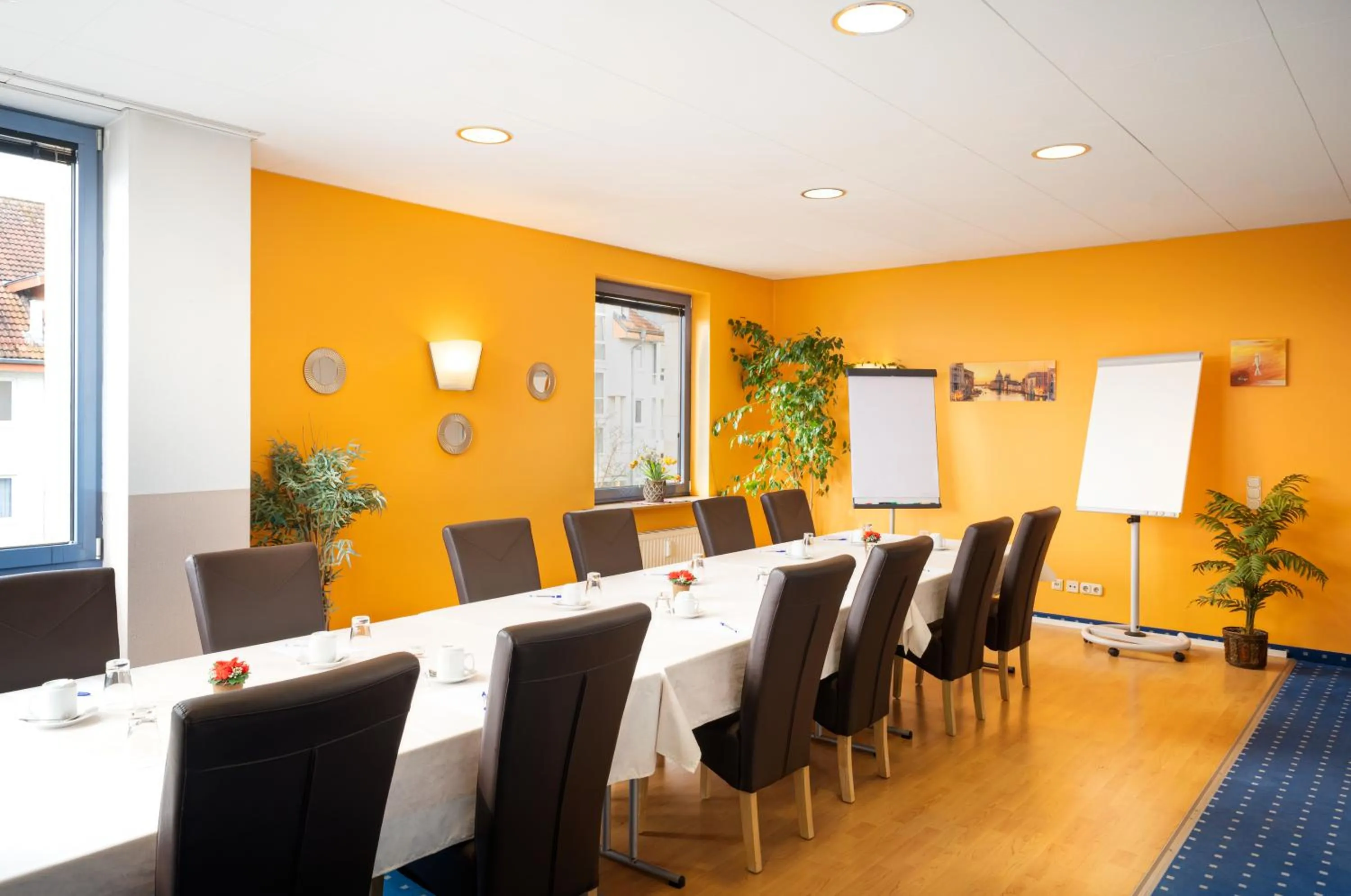 Meeting/conference room in Mainstreet Hotel