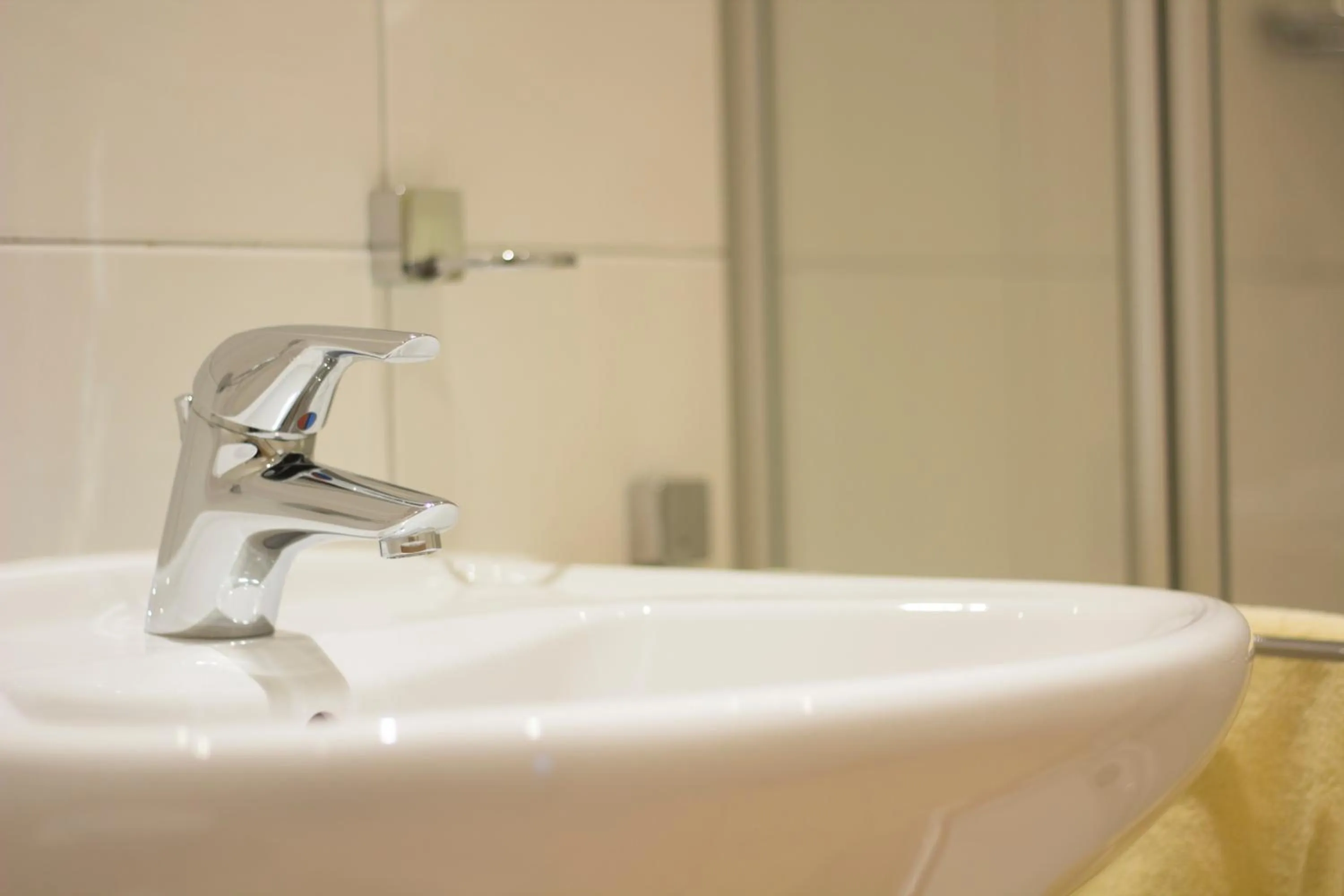 Bathroom in Hotel Restaurant Zur Neroburg