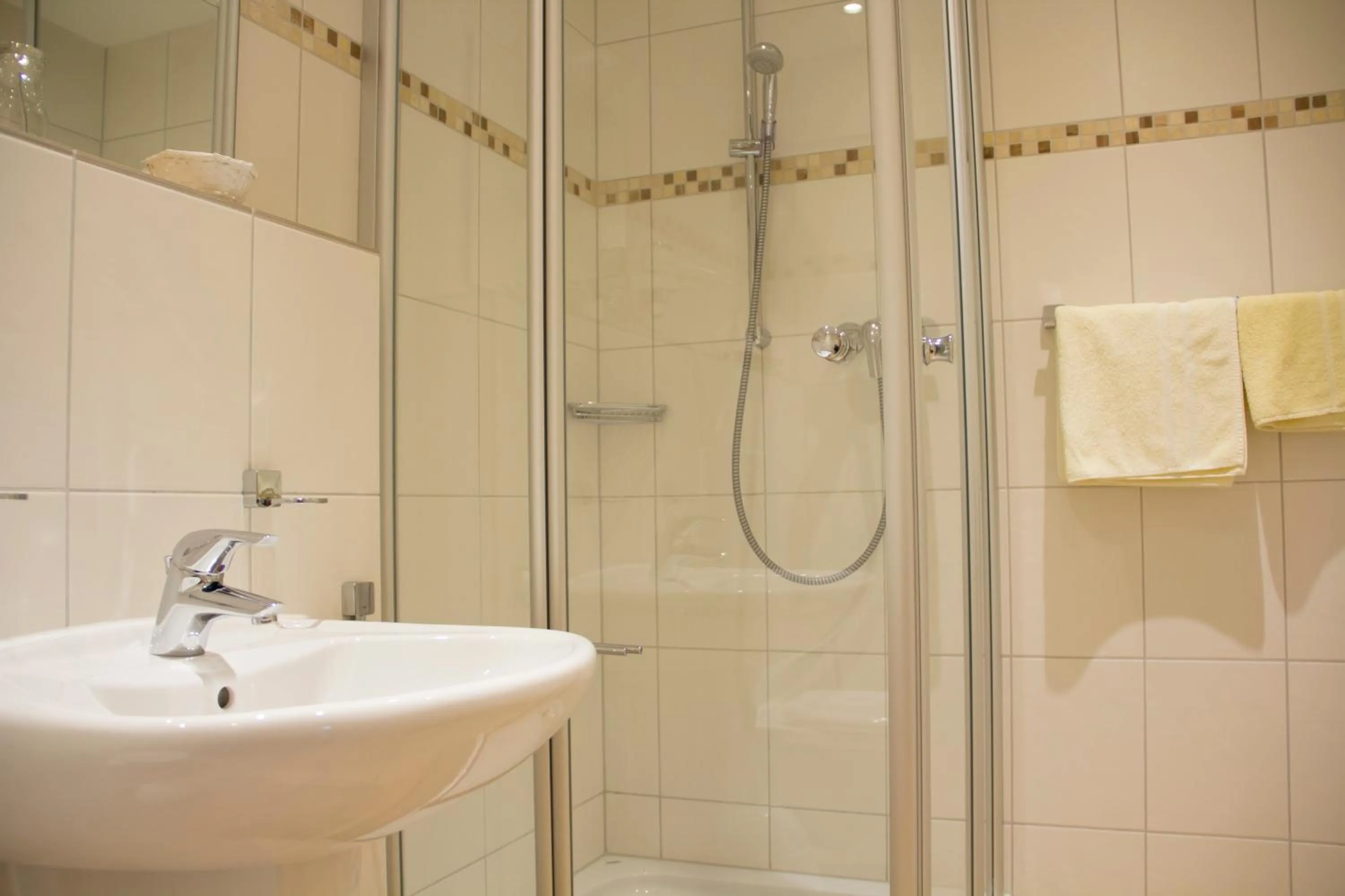 Bathroom in Hotel Restaurant Zur Neroburg