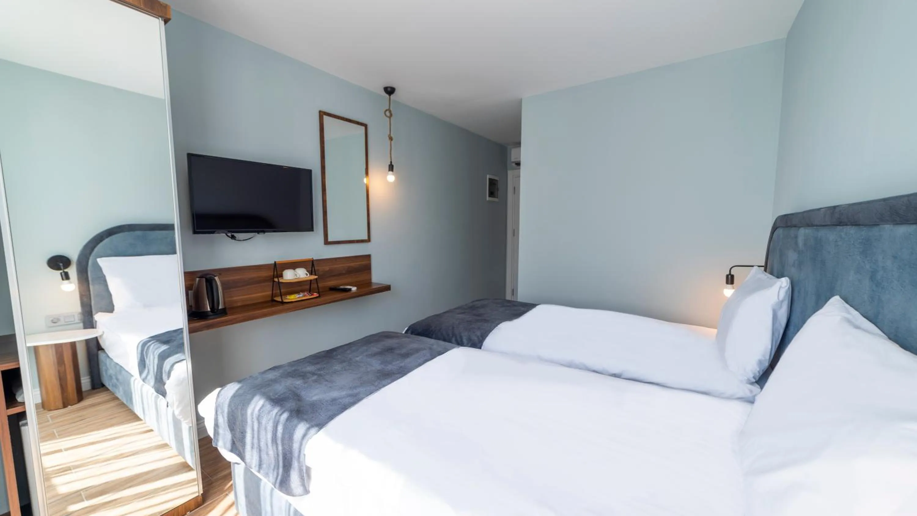 Staff, Bed in The Mori Club Hotel