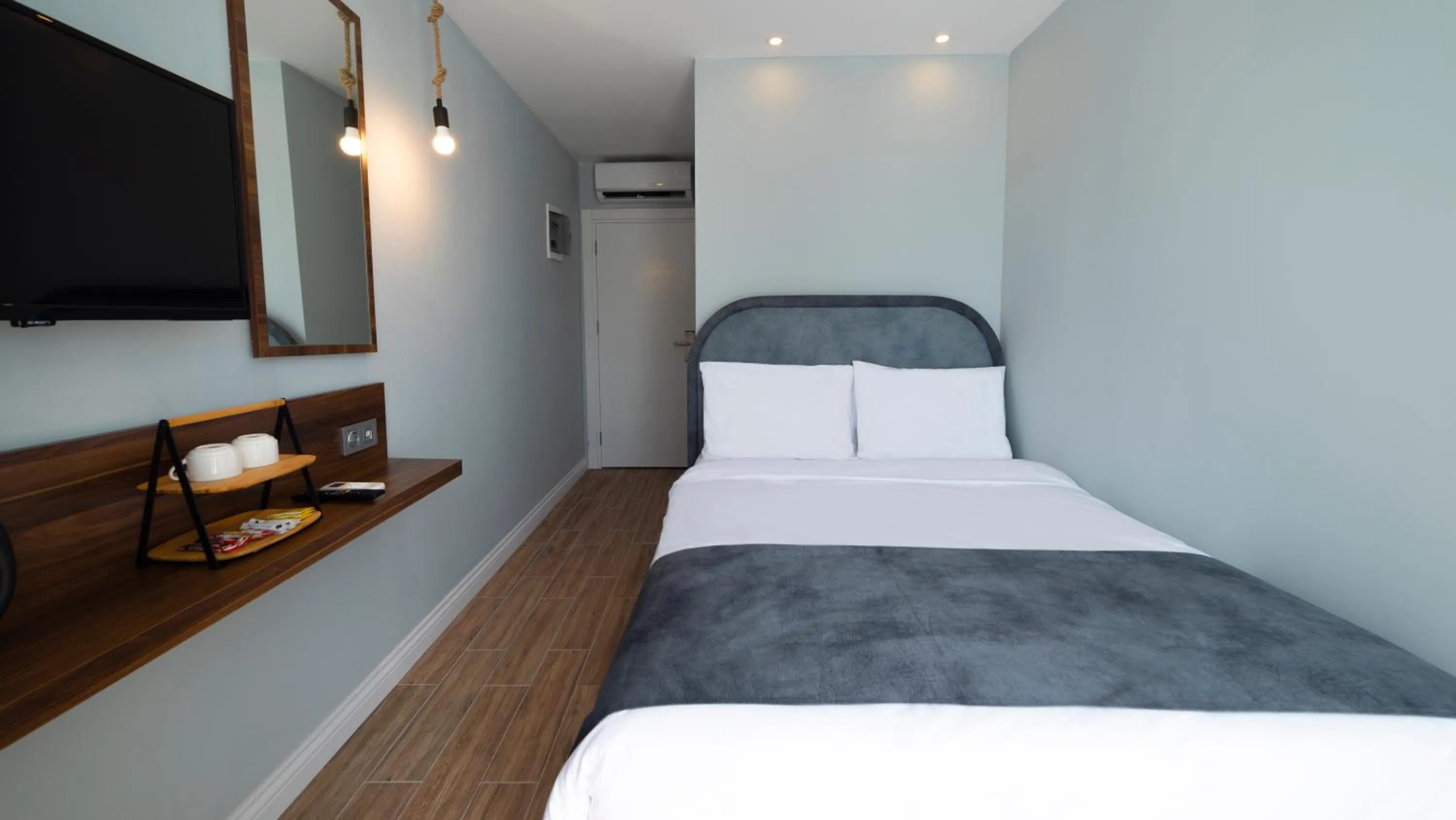 Staff, Bed in The Mori Club Hotel