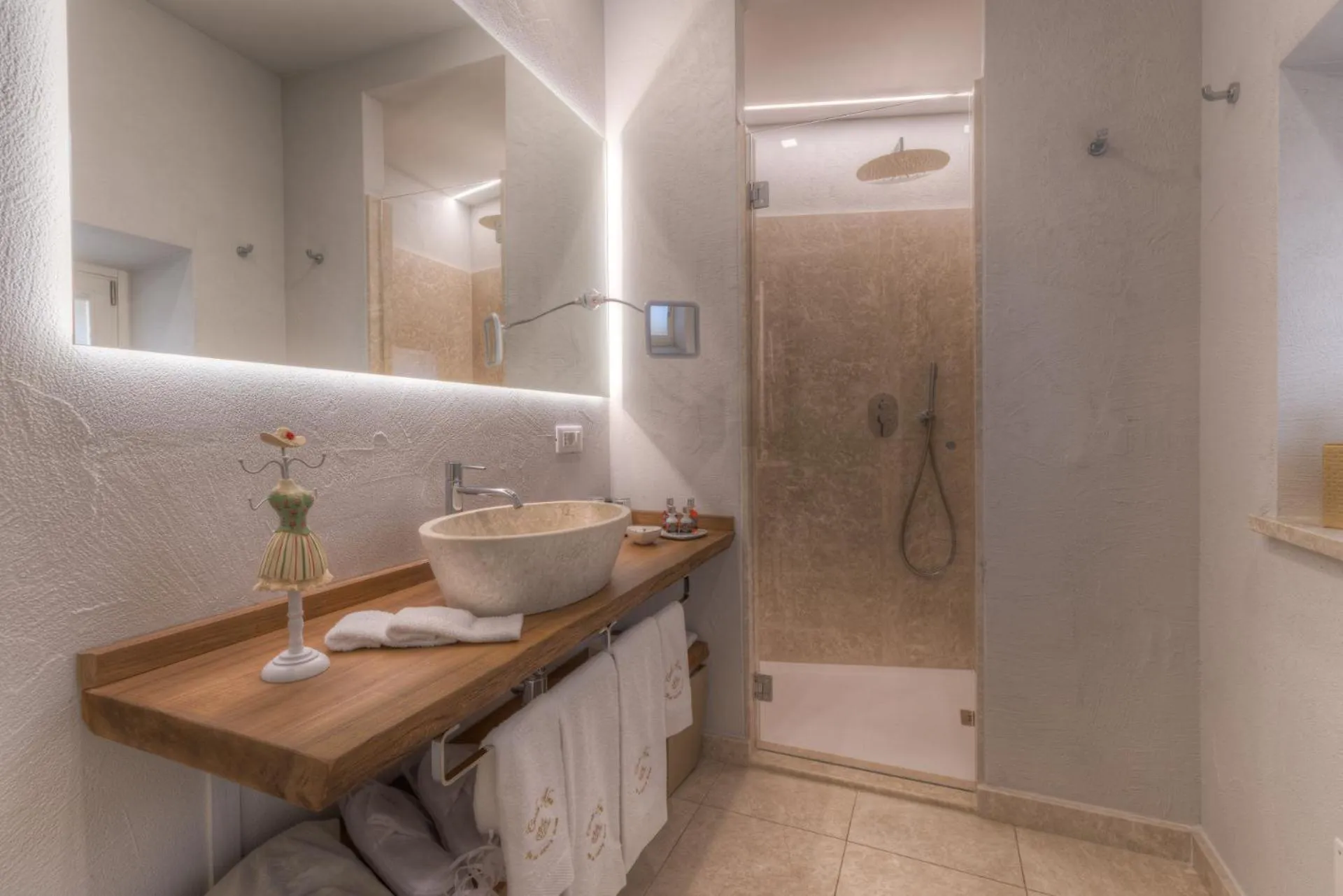 Bathroom in Corte Alma Spa and Luxury Home