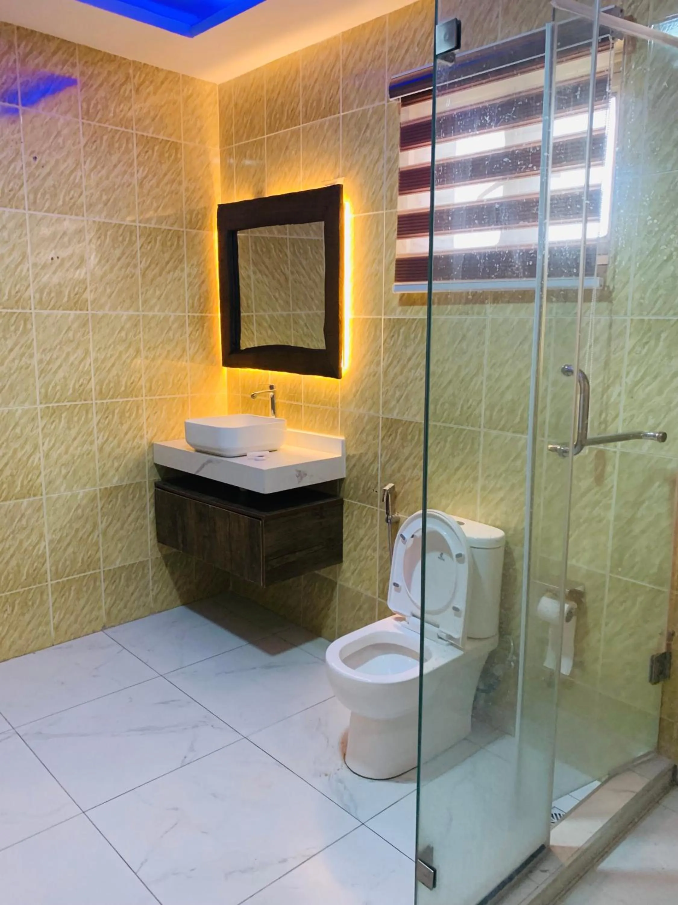 Shower in Presken Hotel Freedom Way, Lekki Phase One
