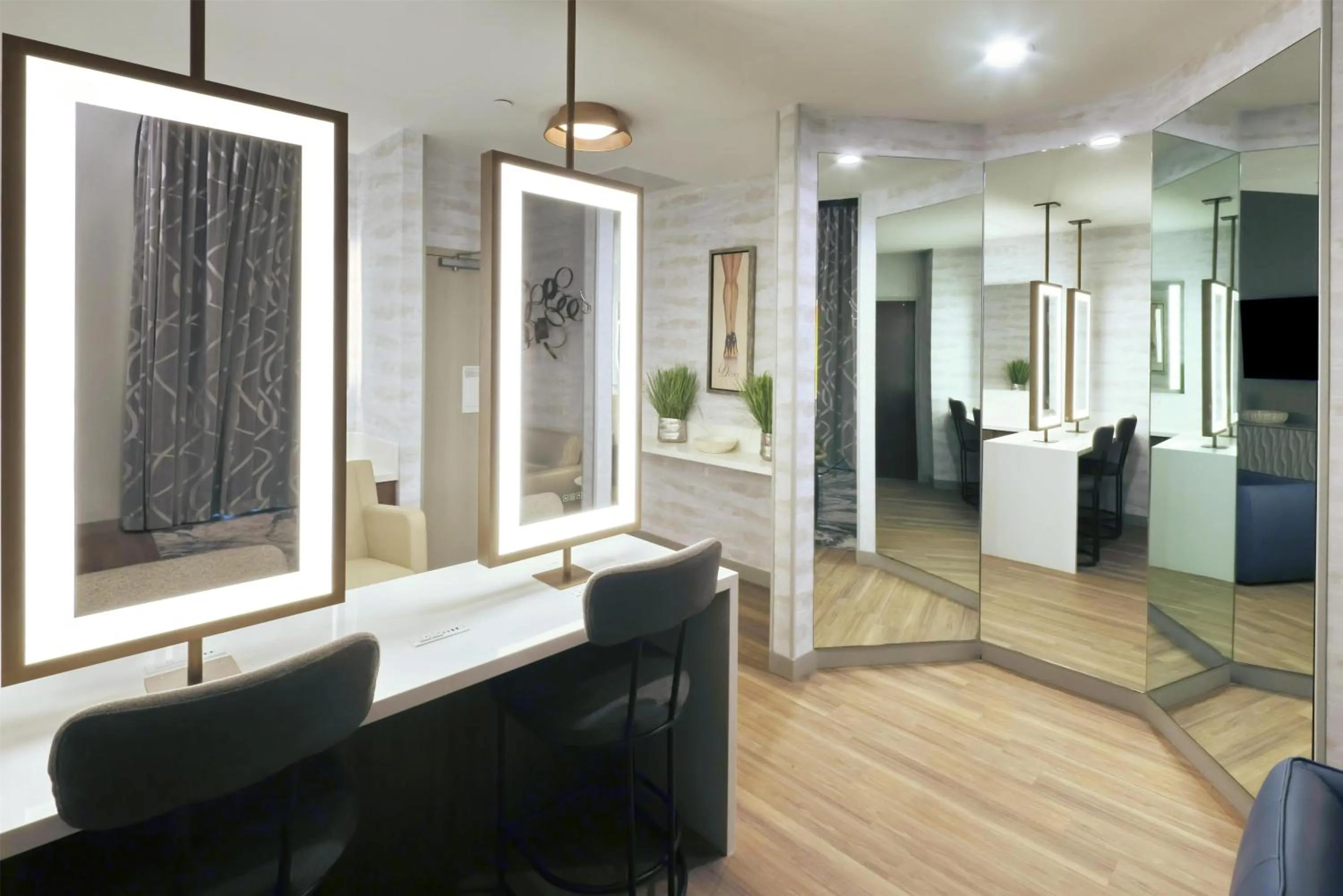 Photo of the whole room in Hilton Garden Inn Chandler Downtown