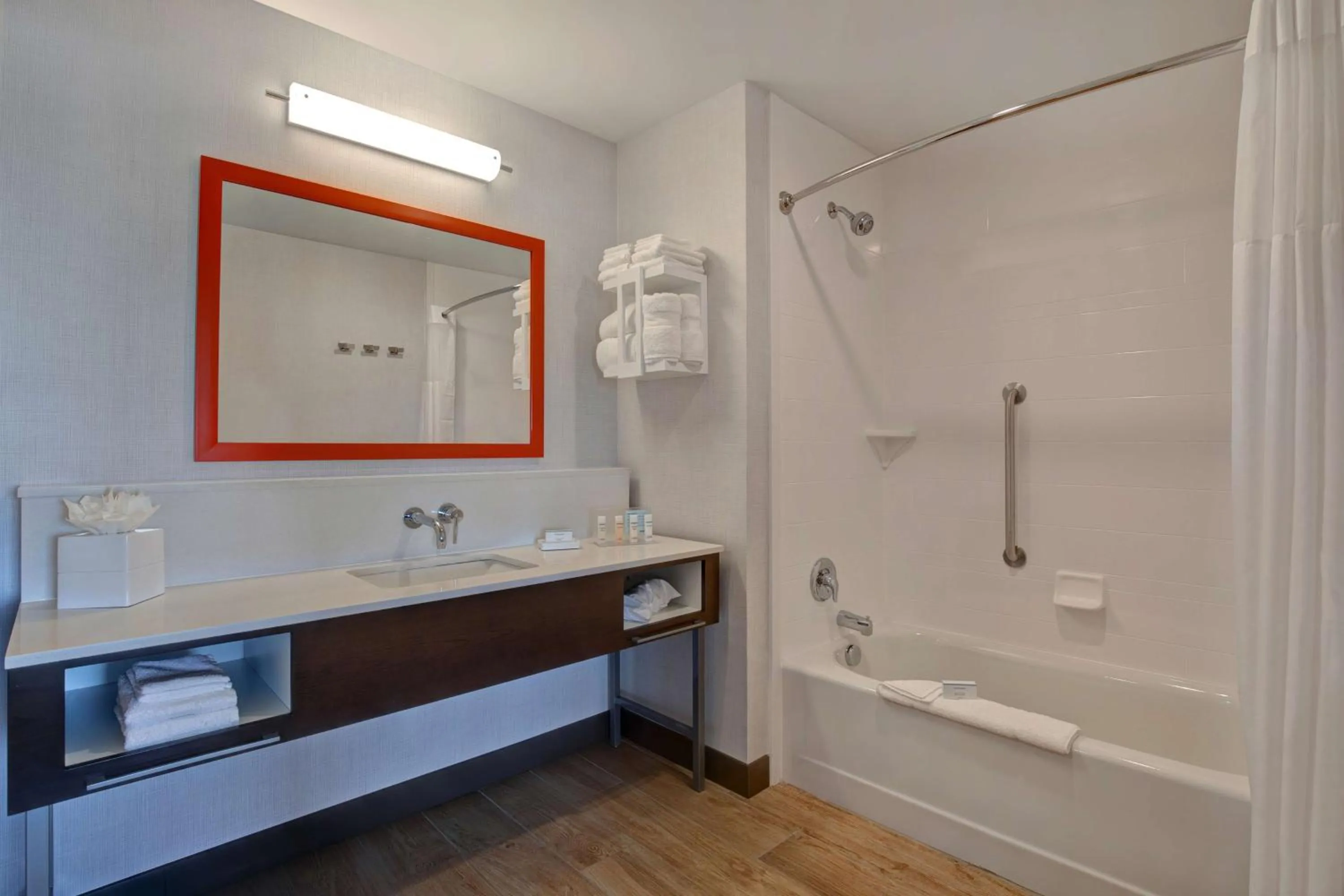 Bathroom in Hampton Inn Santa Fe South, NM