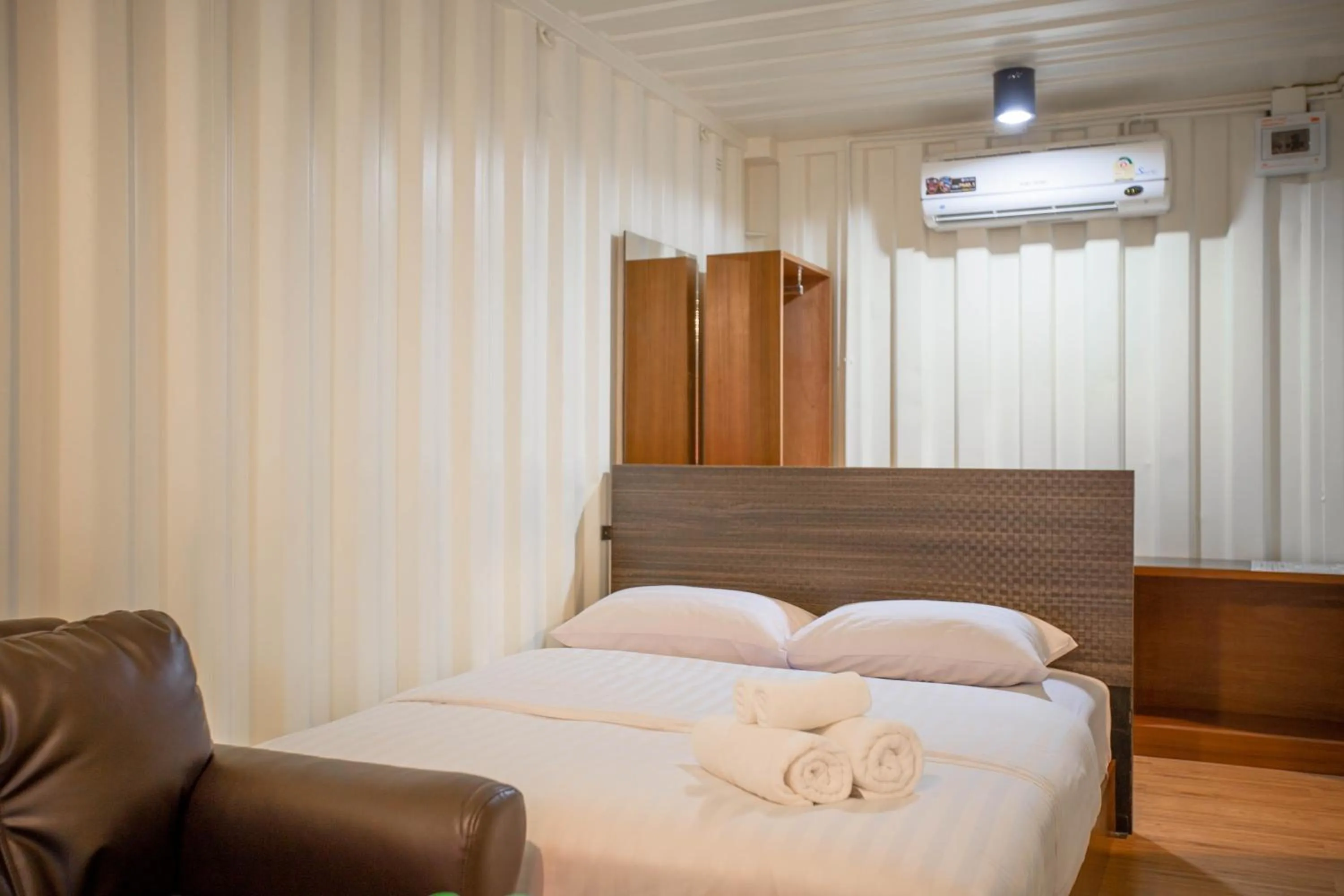 Bed in Tuscany Land Resort Donmuang