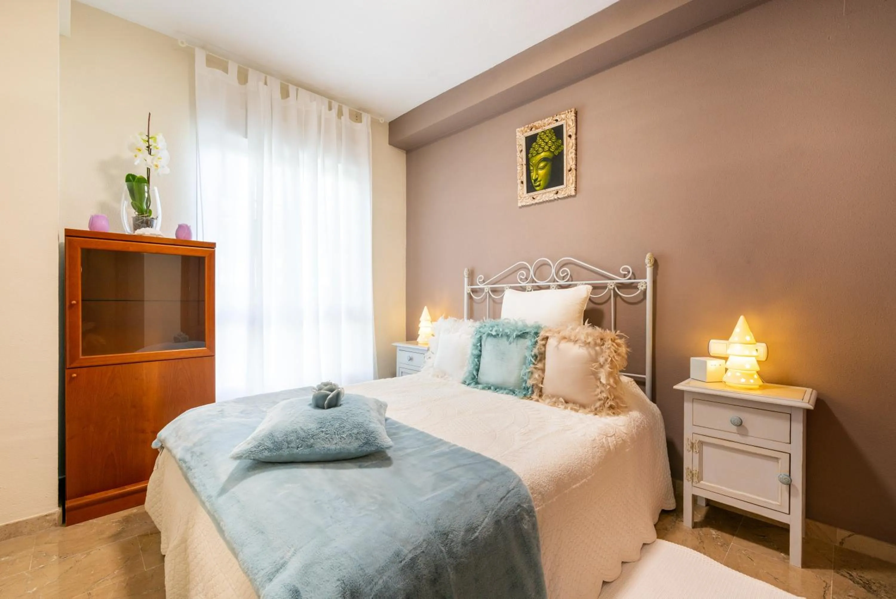 Living room, Bed in Colina del Bajondillo