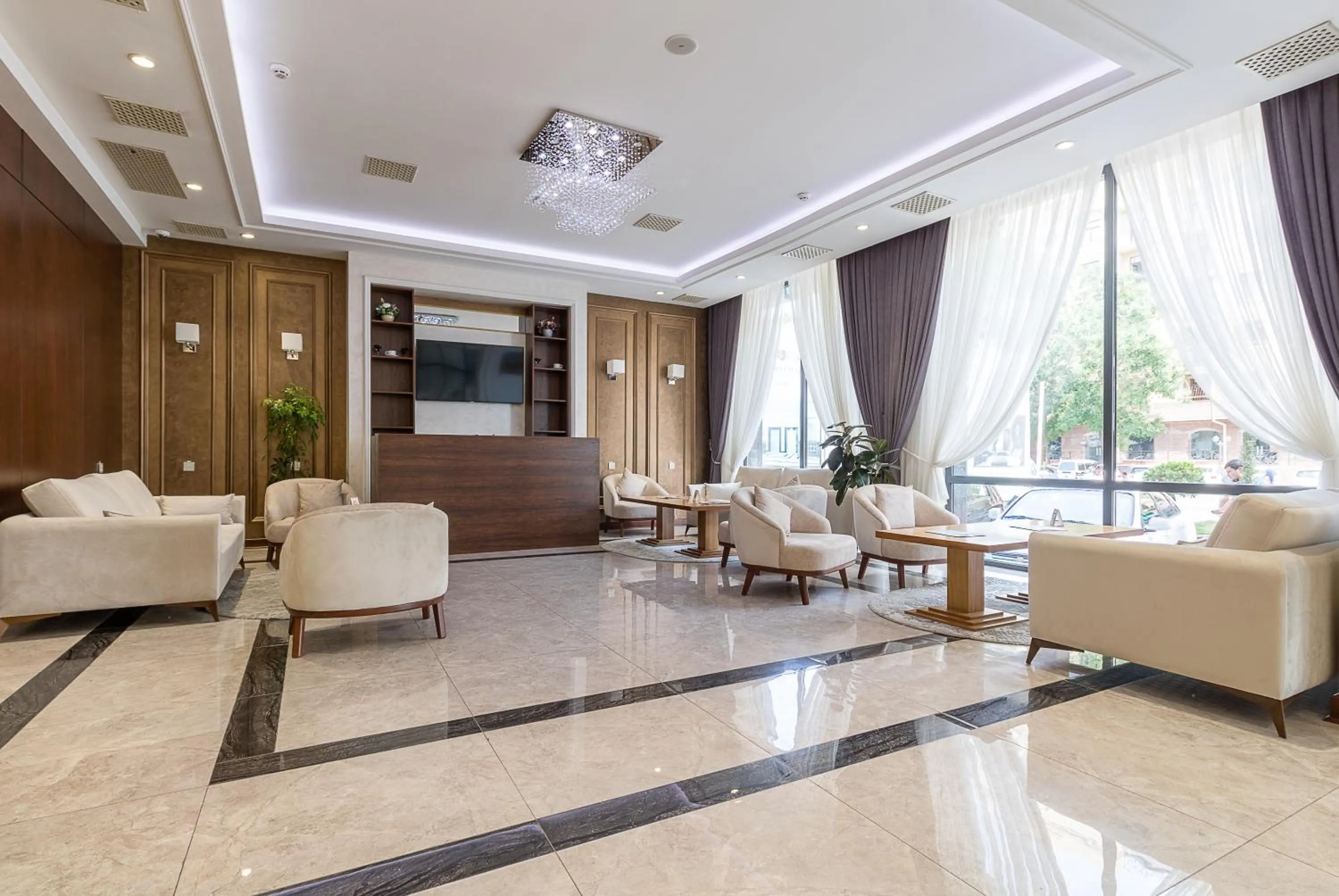 Property building in Qushbegi Plaza Hotel