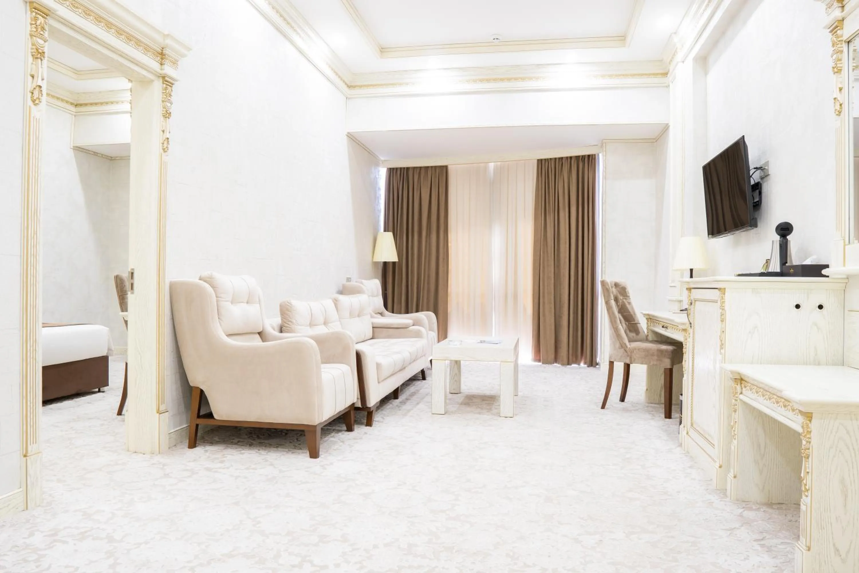 Photo of the whole room in Qushbegi Plaza Hotel