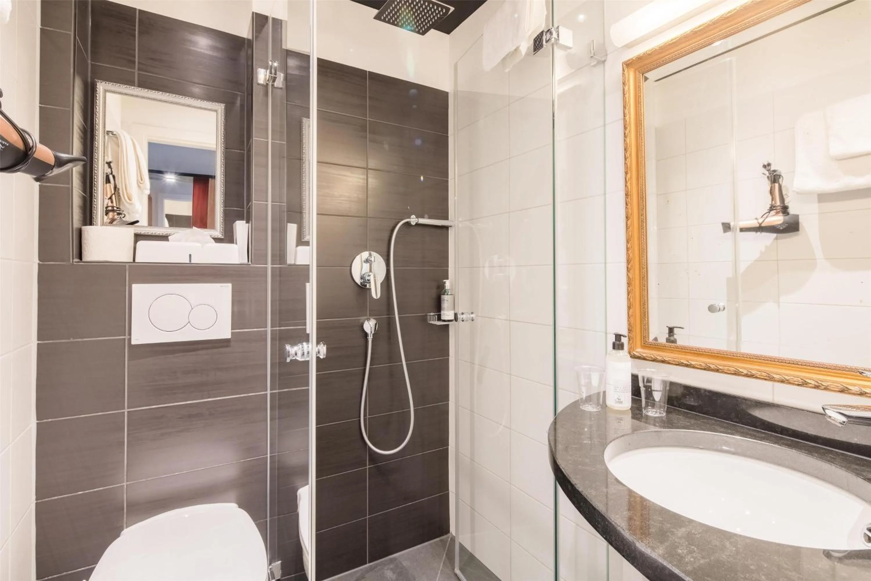 Bathroom in Best Western Hotel Würzburg-Süd