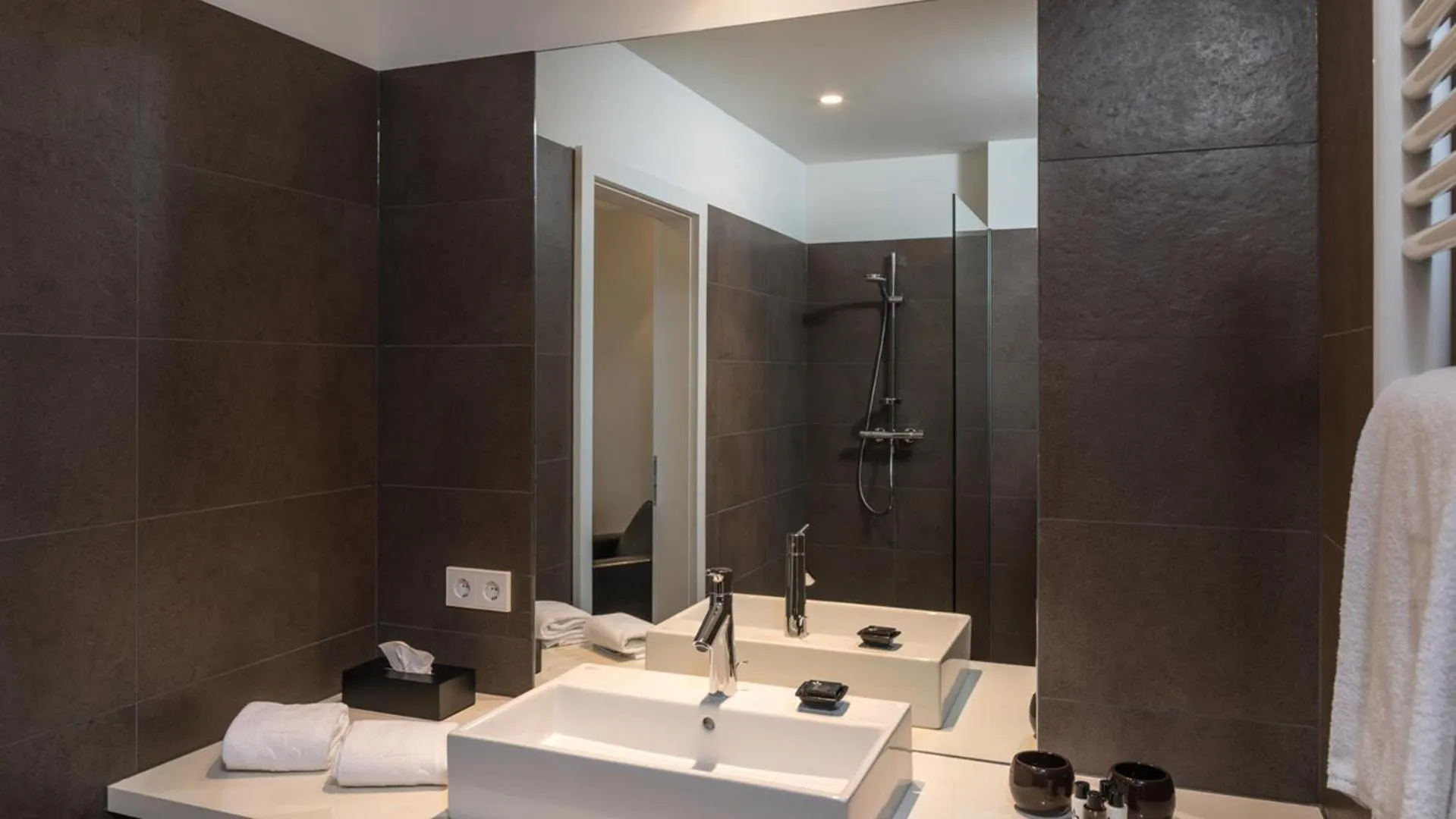 Decorative detail in Blackhome Graz I contactless check-in