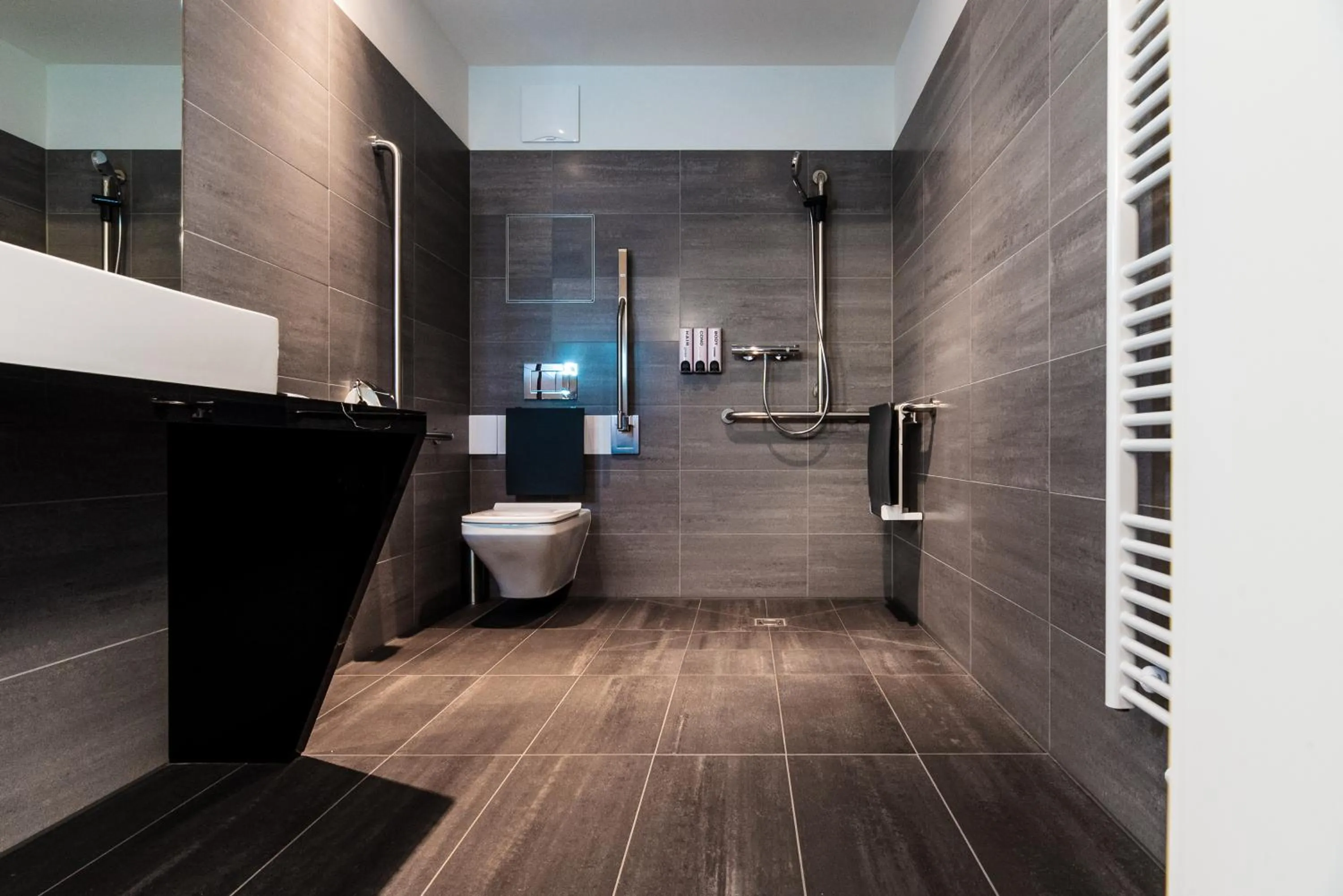 Bathroom in Blackhome Graz I contactless check-in